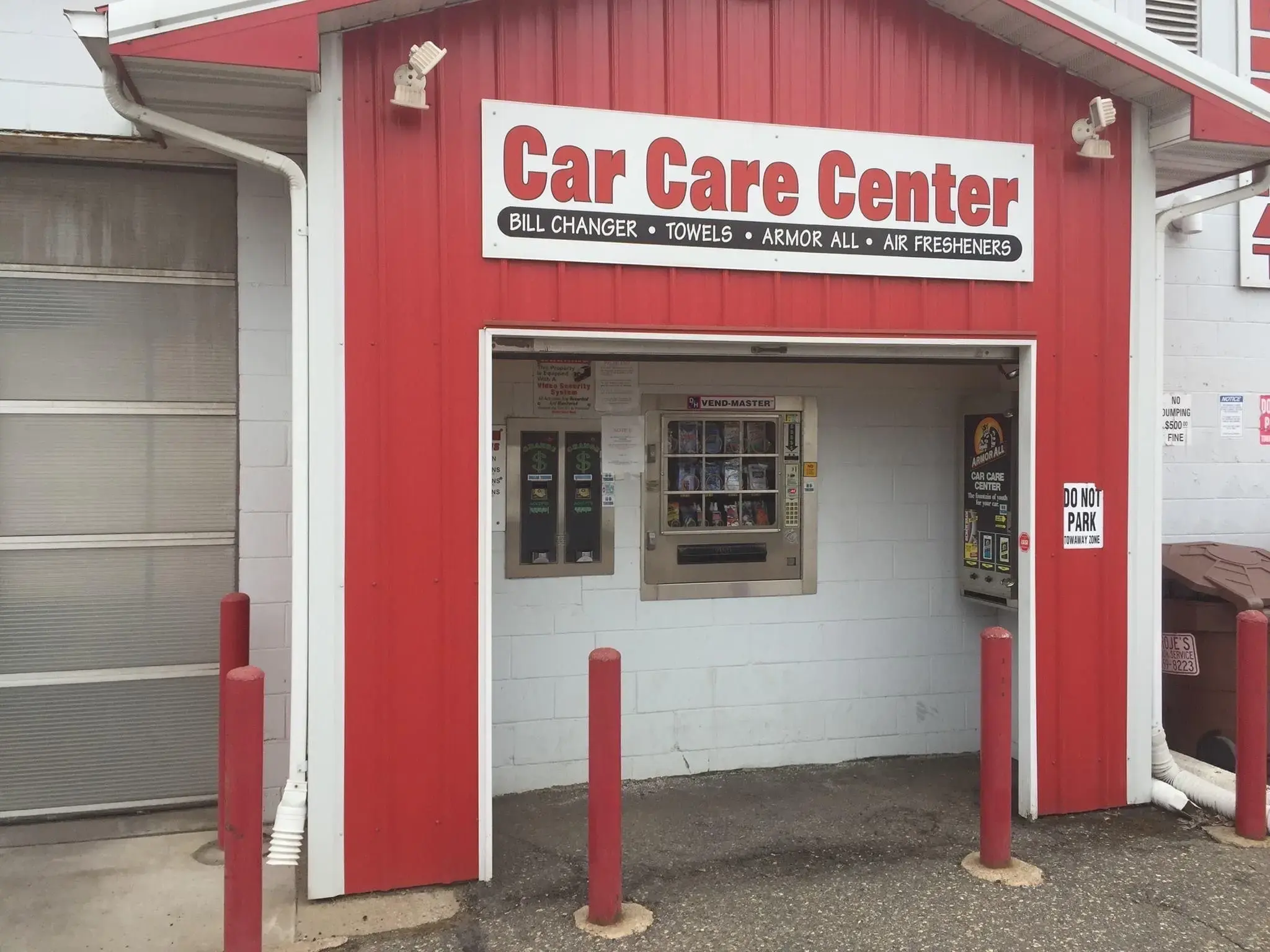 Corner Giant Wash & Laundromat thumbnail 4