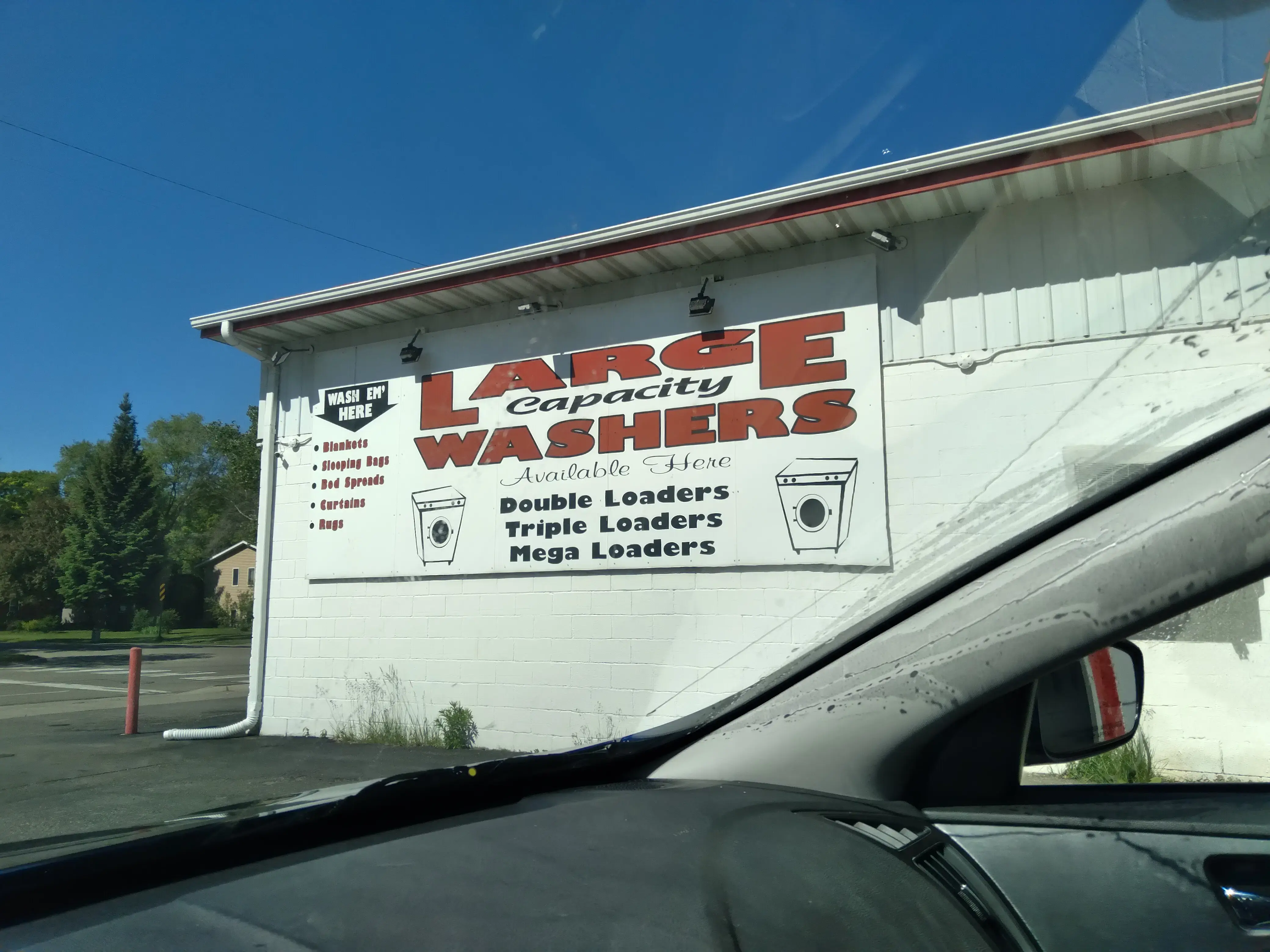 Corner Giant Wash & Laundromat - Image 6