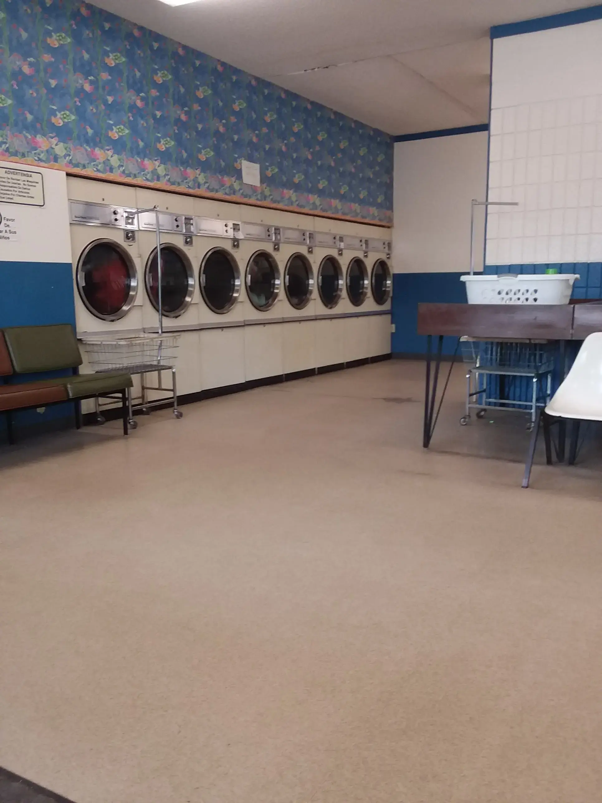 Corner Laundry - Image 1