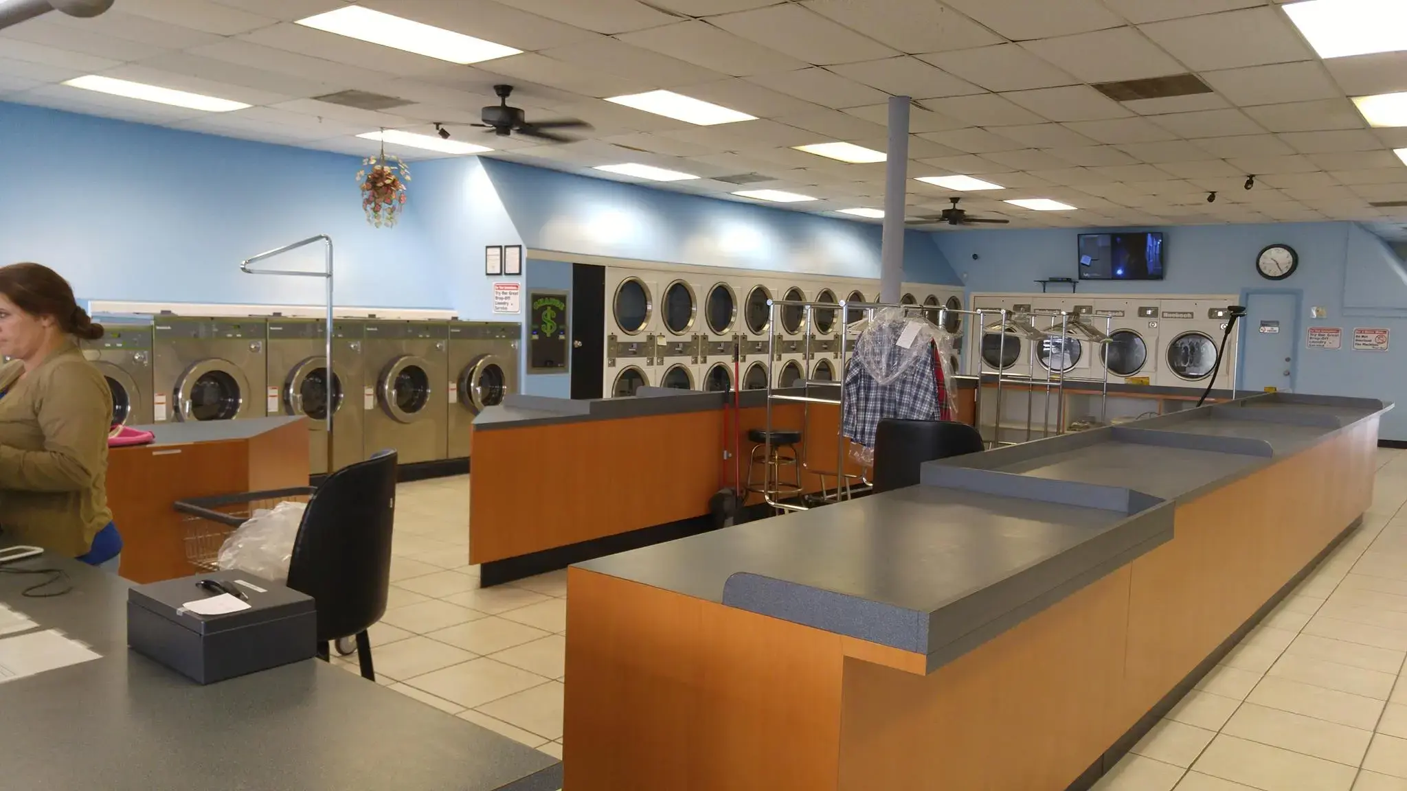Corner Wash Club LAUNDRY thumbnail 4