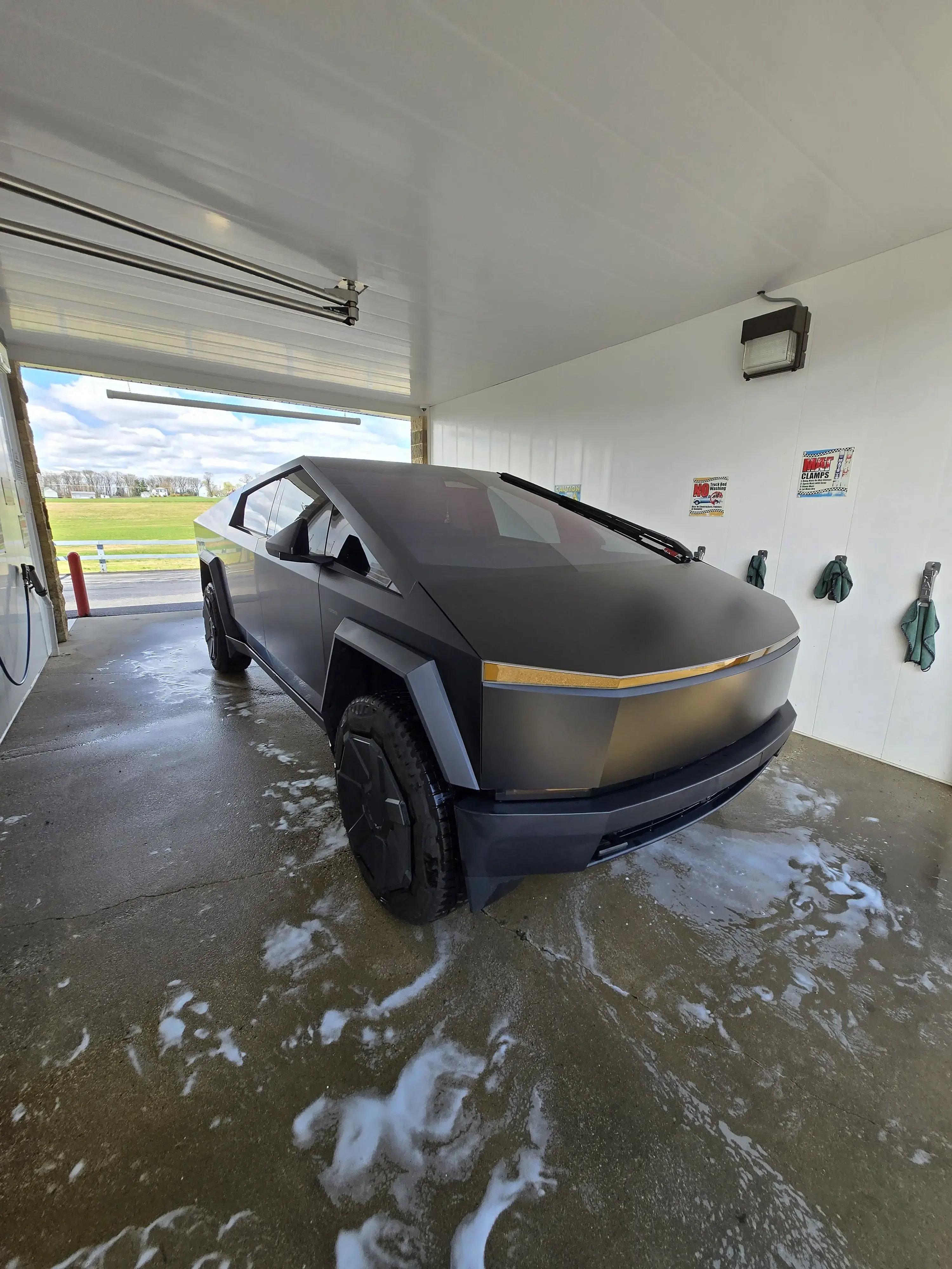 Cornerstone Car Wash and Laundromat thumbnail 15