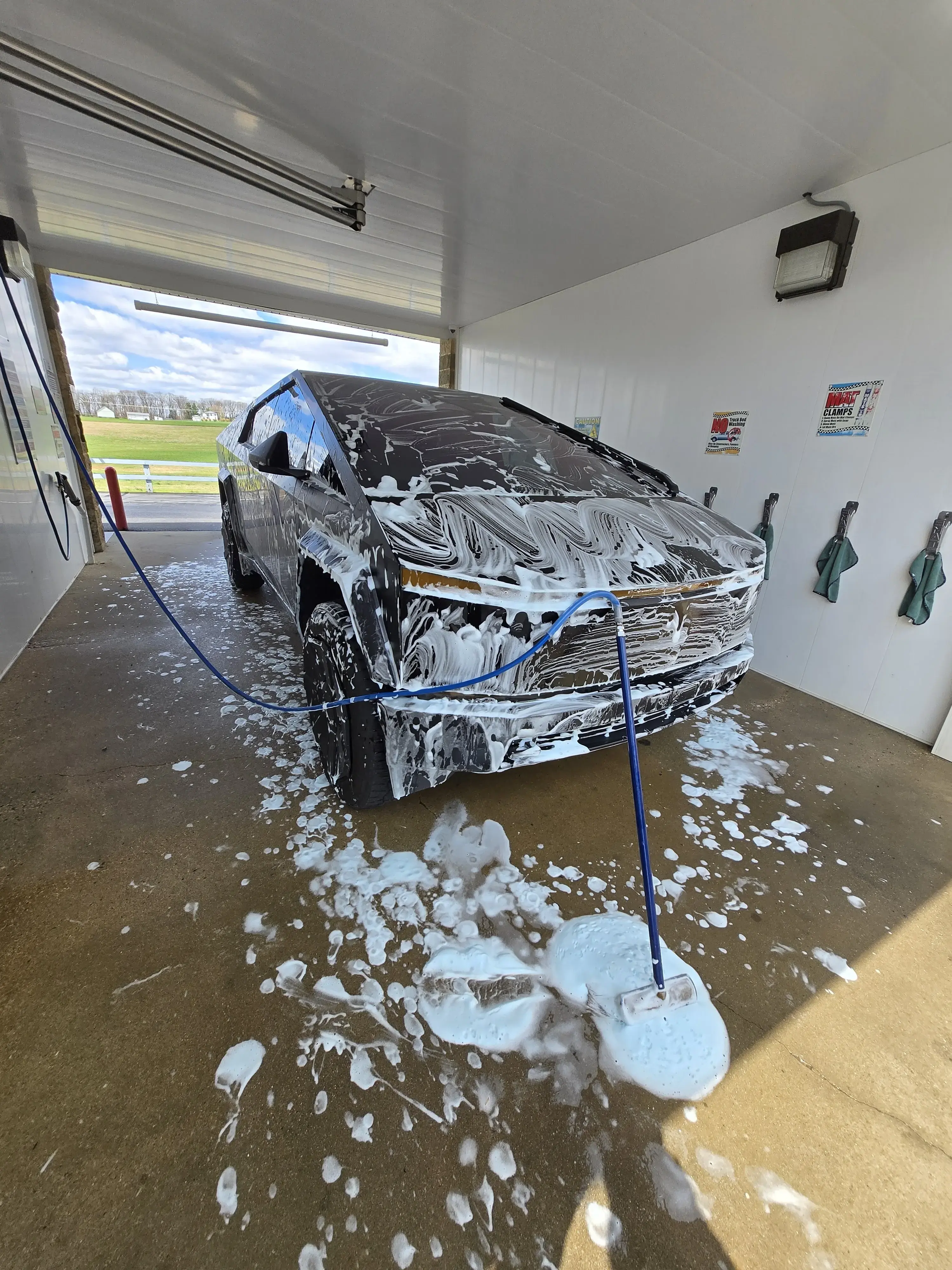 Cornerstone Car Wash and Laundromat thumbnail 18