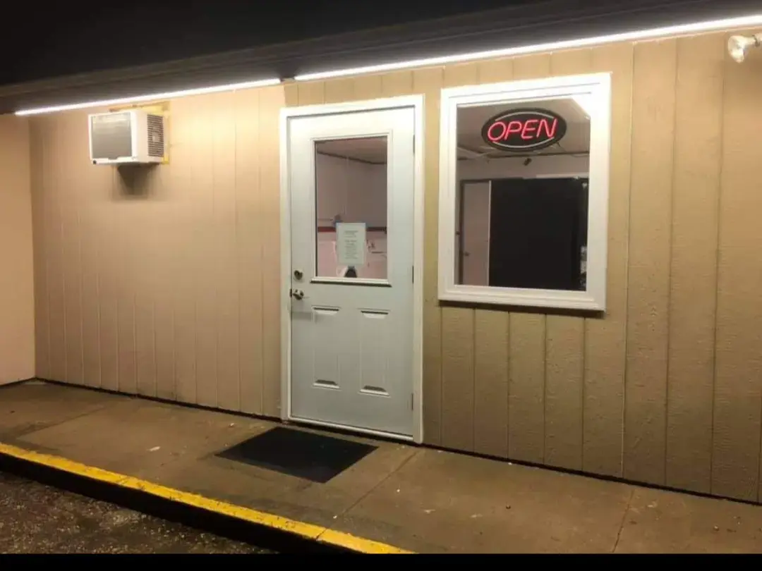 Corning Laundromat thumbnail 1