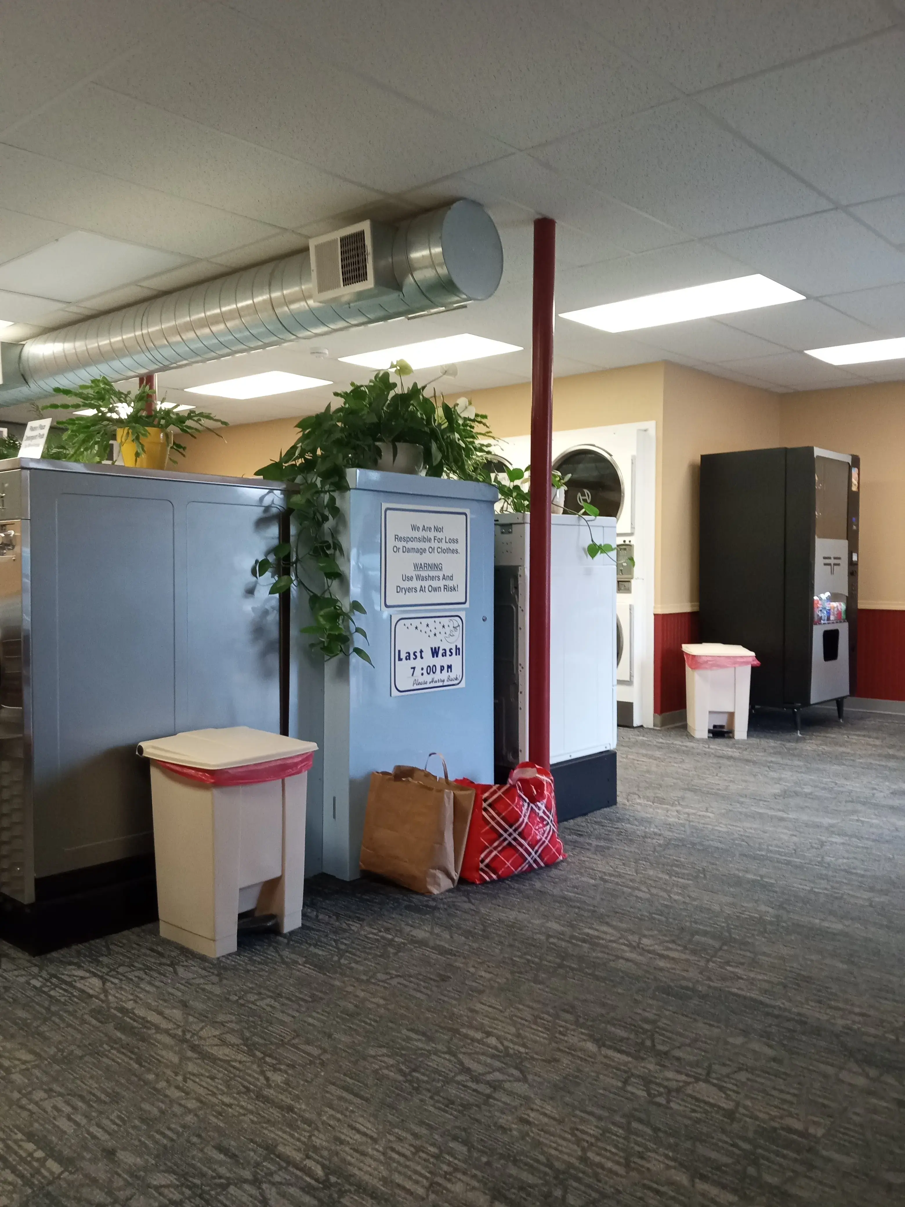 Country Clean Laundromat thumbnail 1