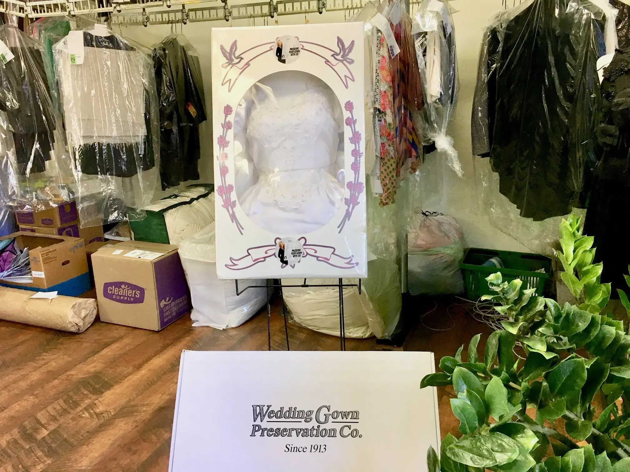 Country Club Village Cleaners - Image 1