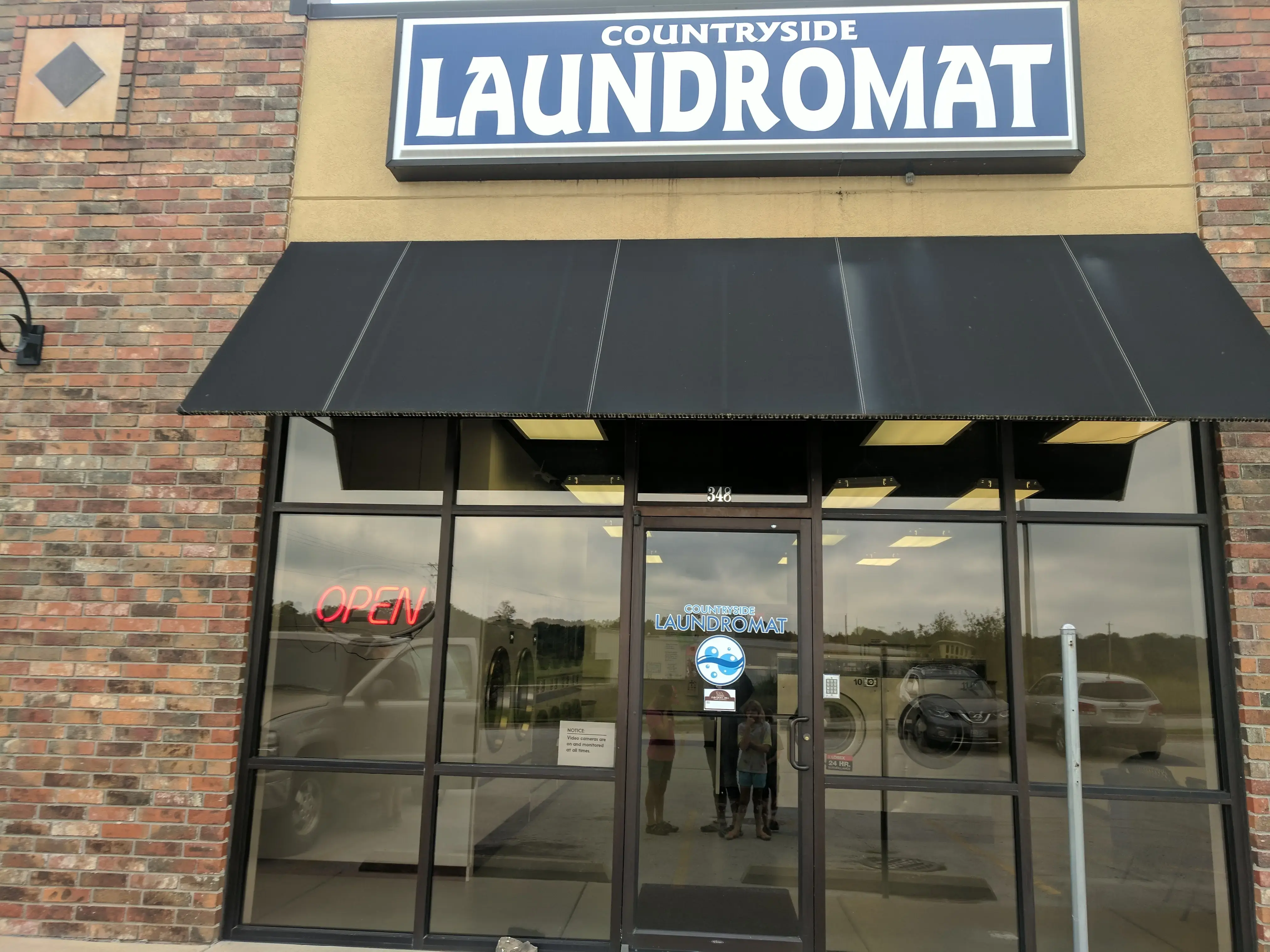 Countryside Laundromat thumbnail 1
