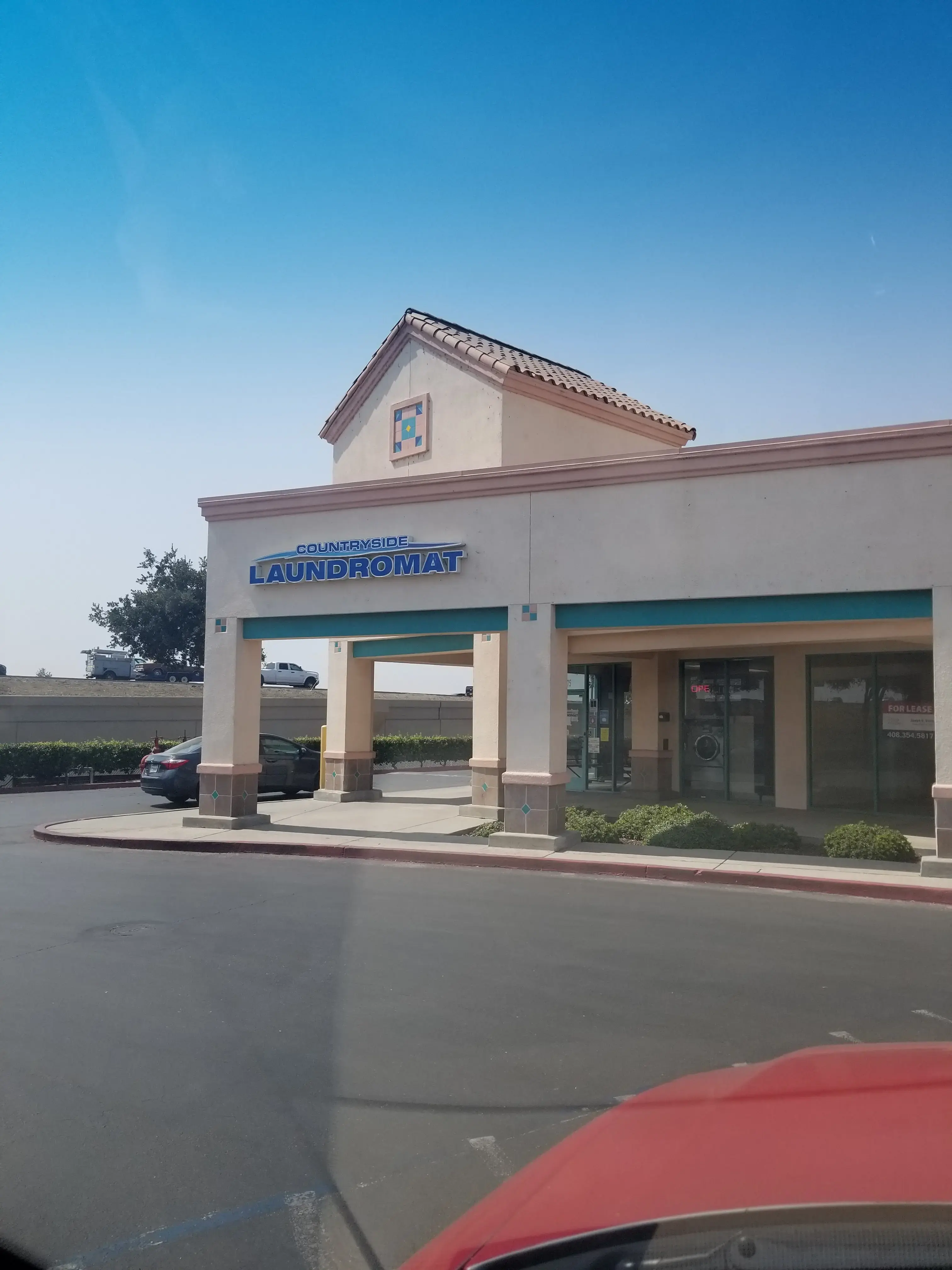 Countryside Laundromat thumbnail 5