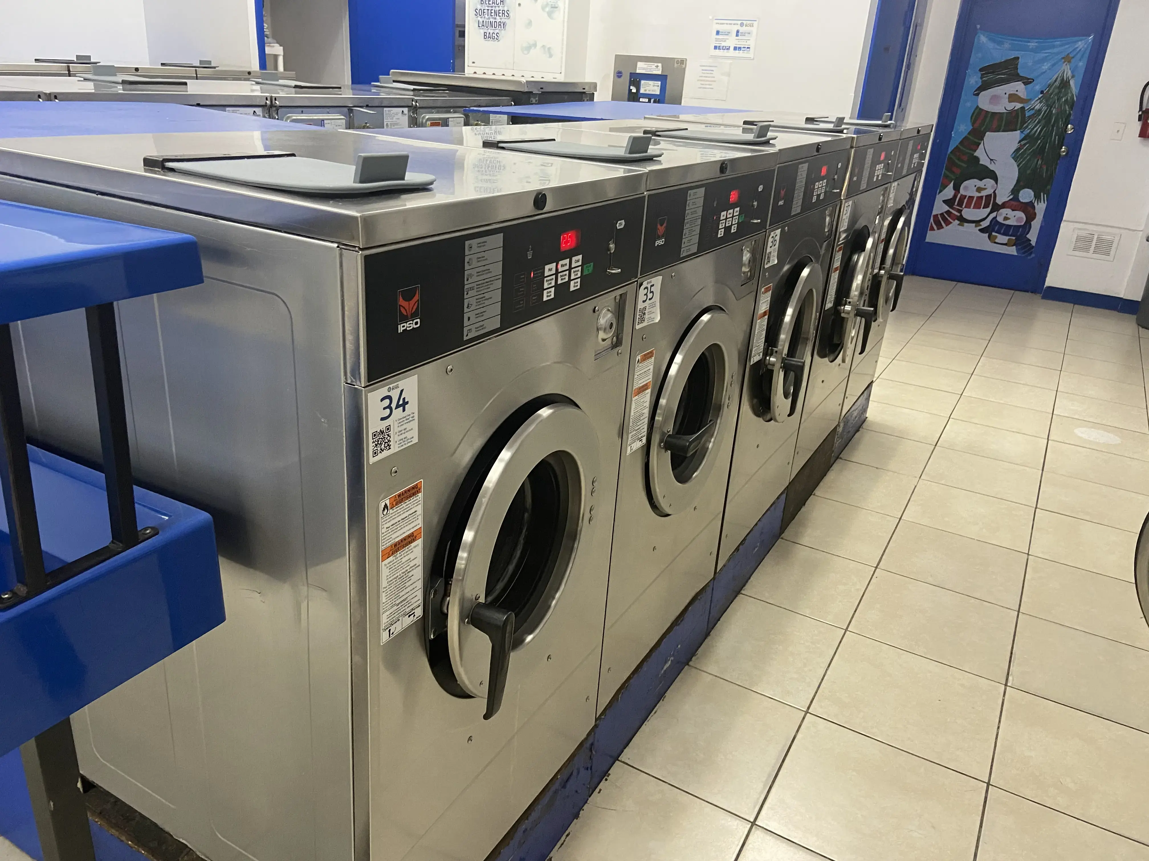 County Line Laundromat - Image 2