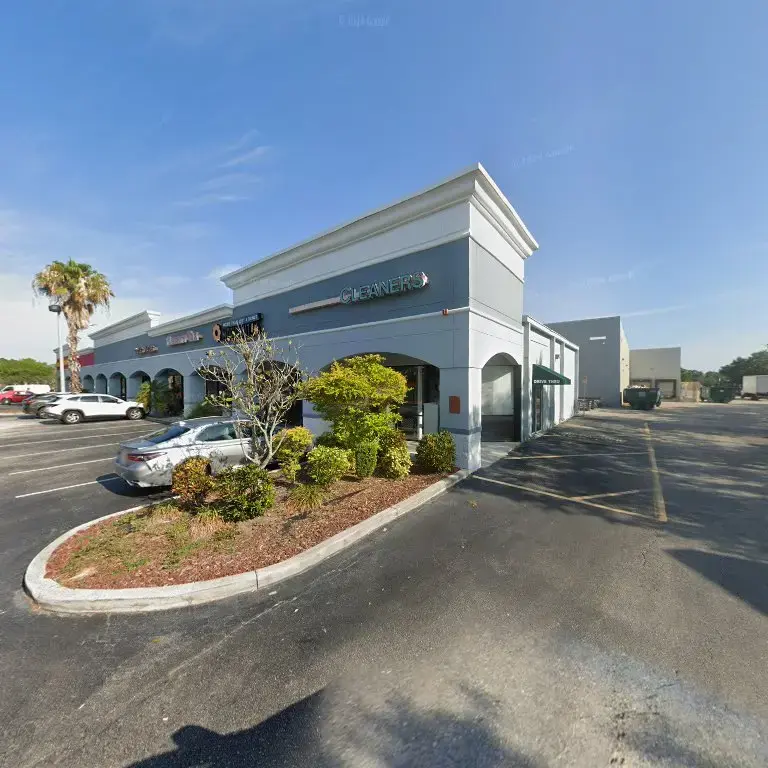 Courtesy Cleaners & Laundry thumbnail 4