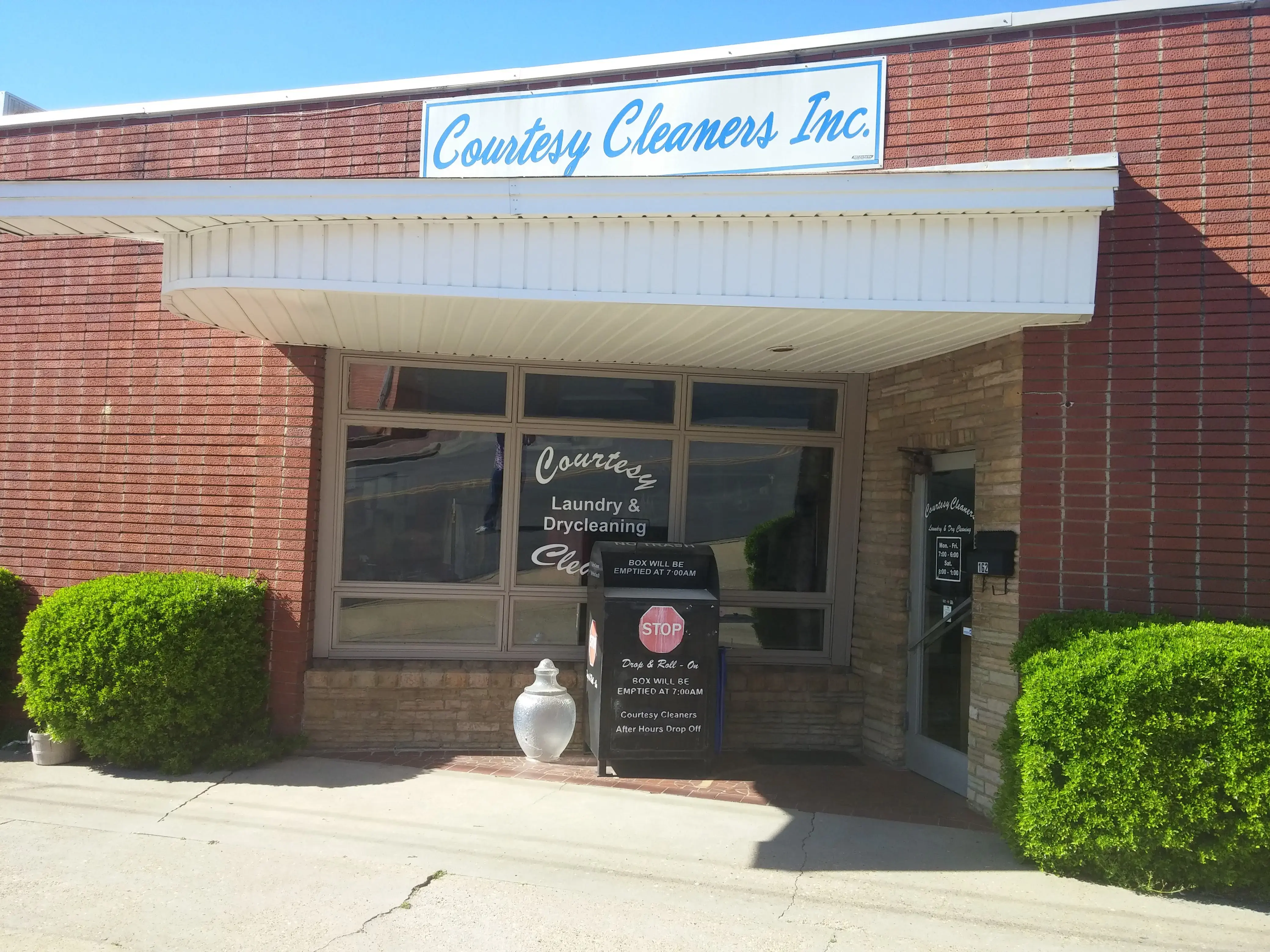 Courtesy Cleaners thumbnail 2