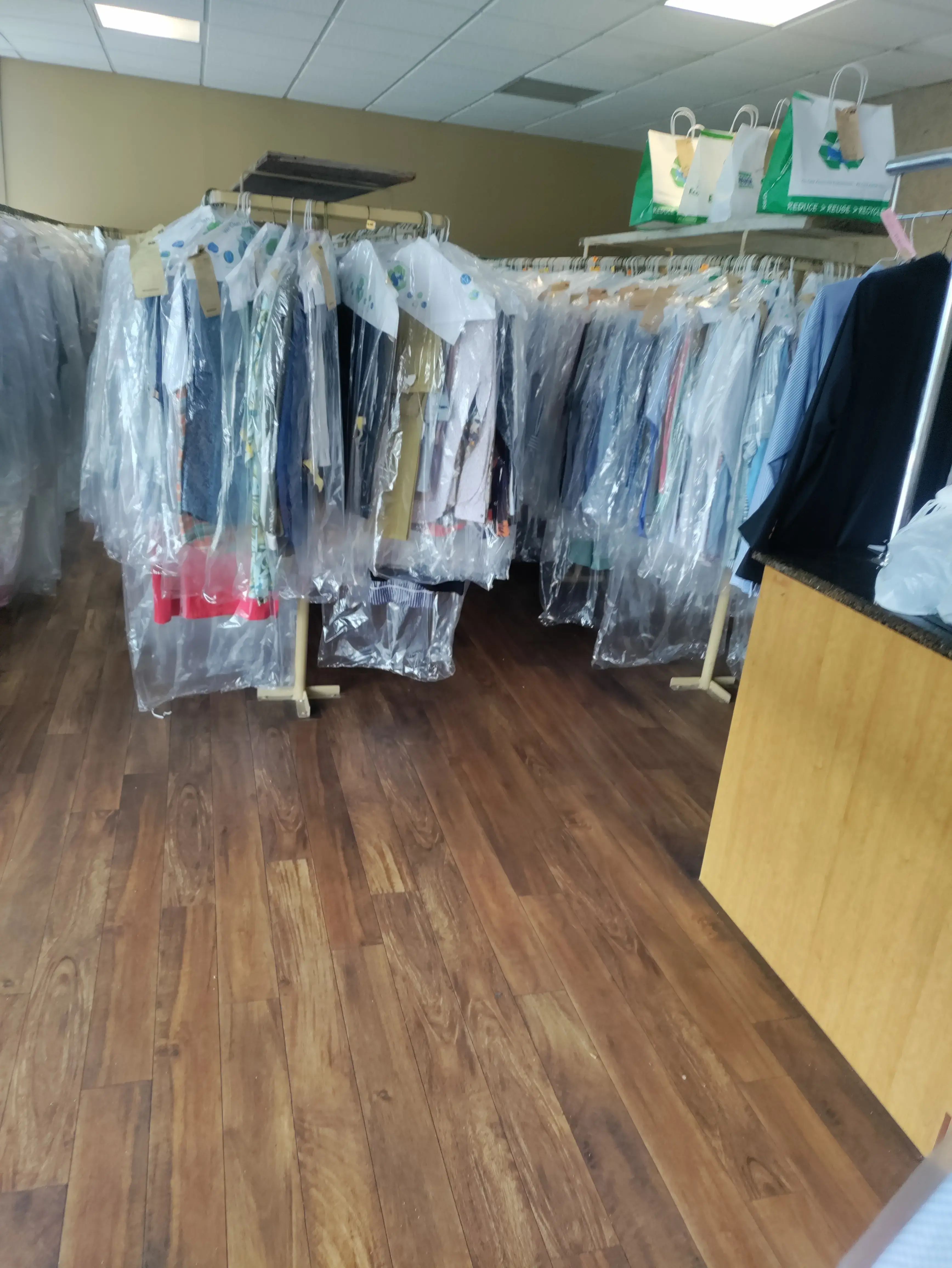 Courtesy Cleaners Sarasota thumbnail 1