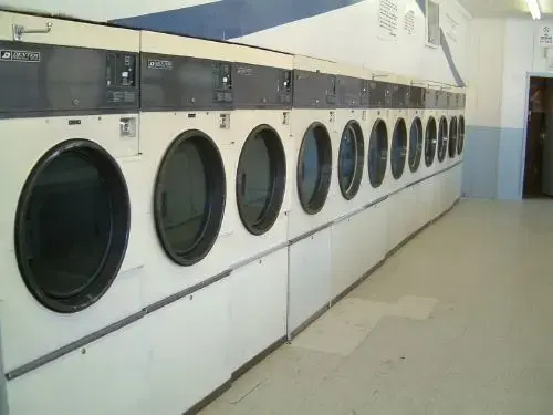 Courtland Coin Laundry - Image 5