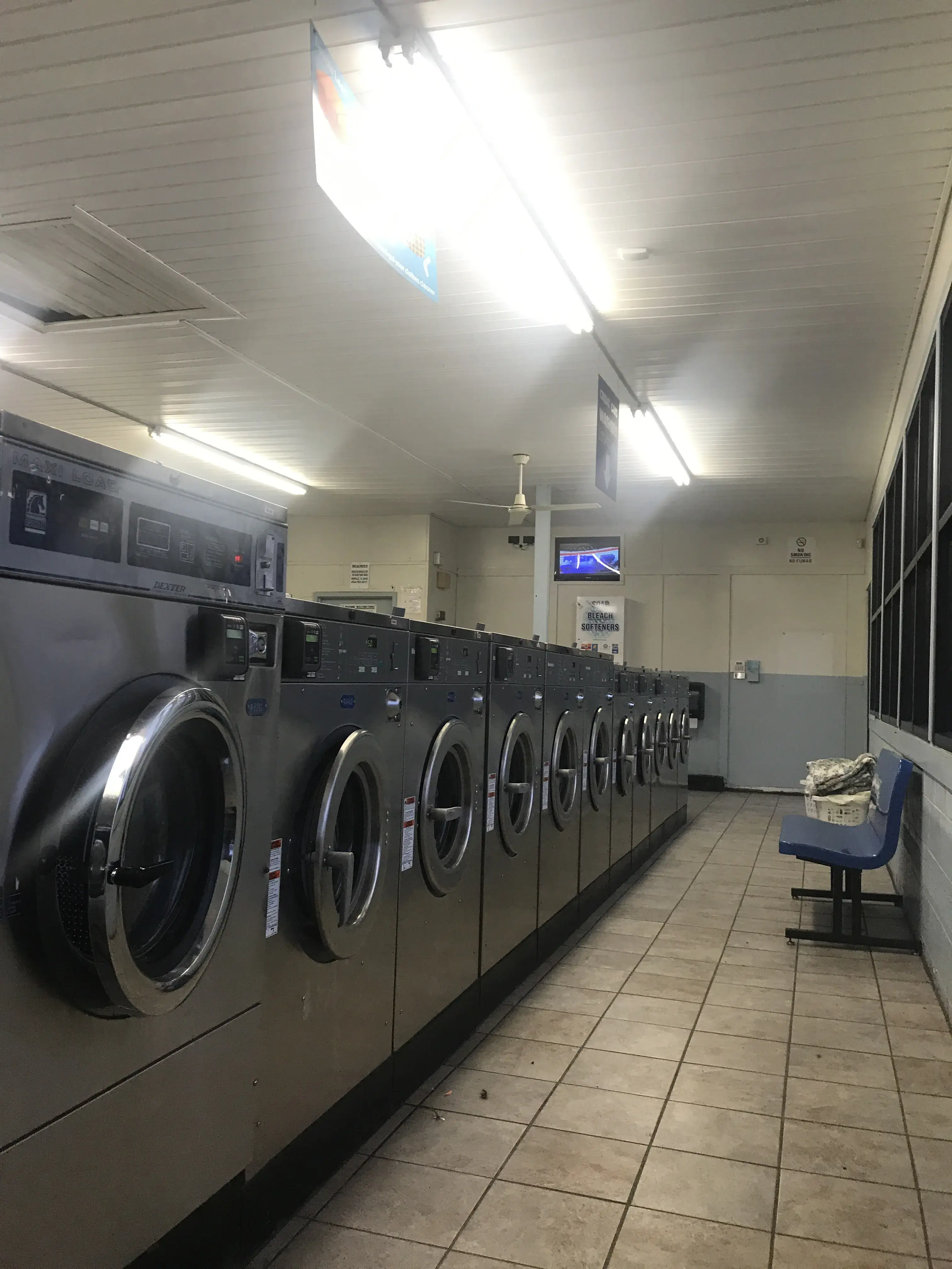 Covington Laundry Land Laundromat - Image 12