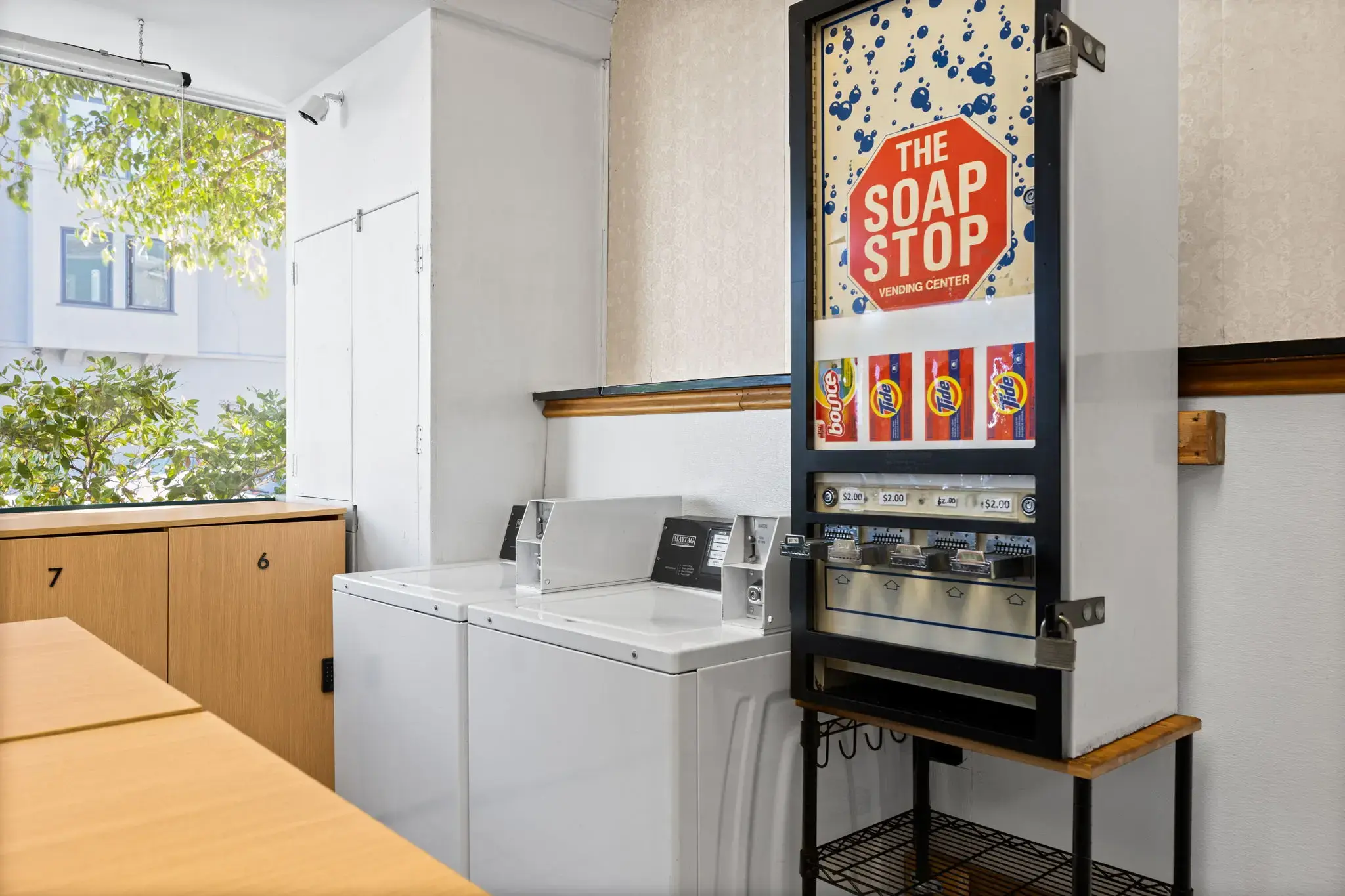 Cow Hollow Laundromat - Image 4