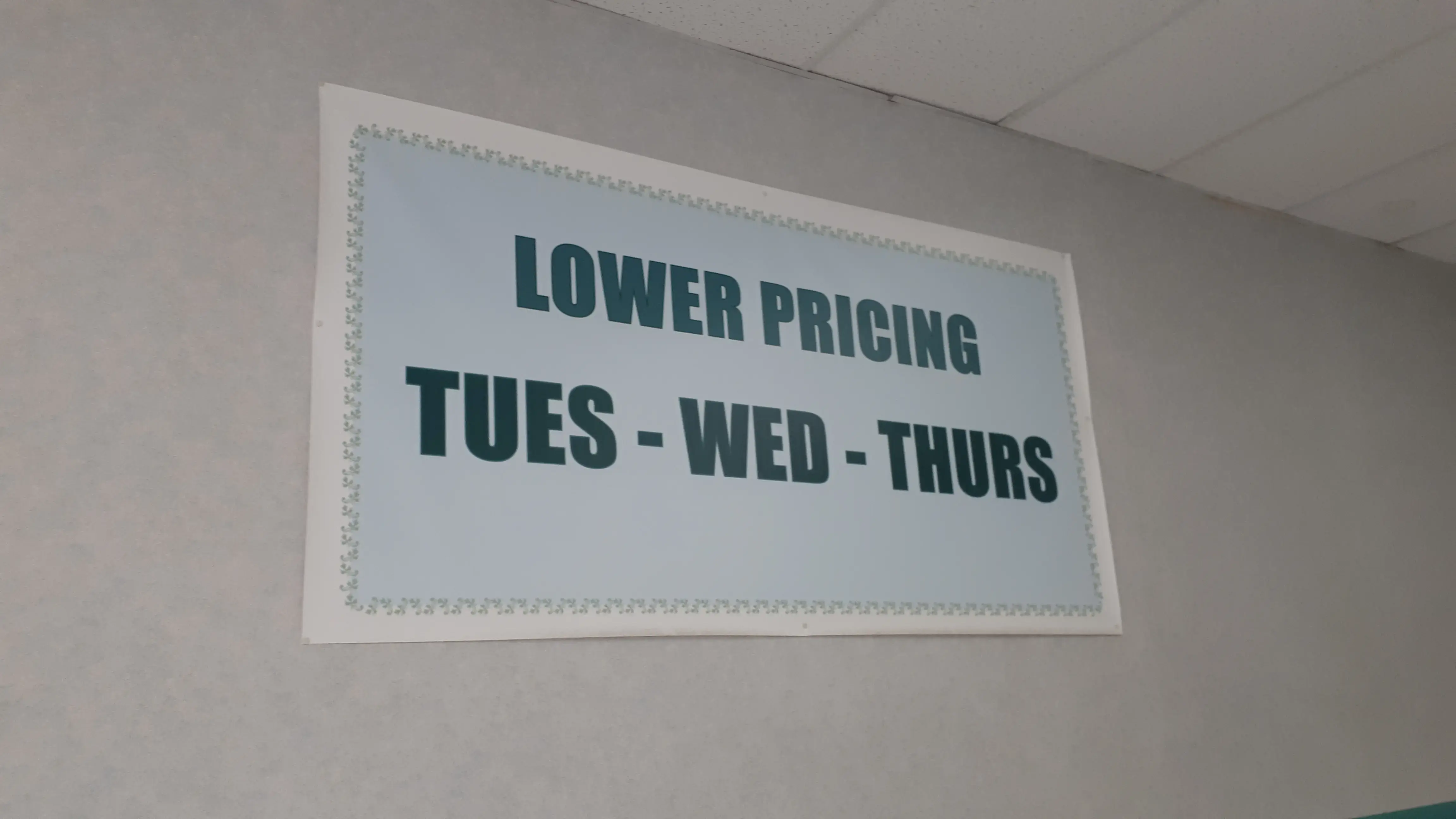 Cow Hollow Laundromat thumbnail 16