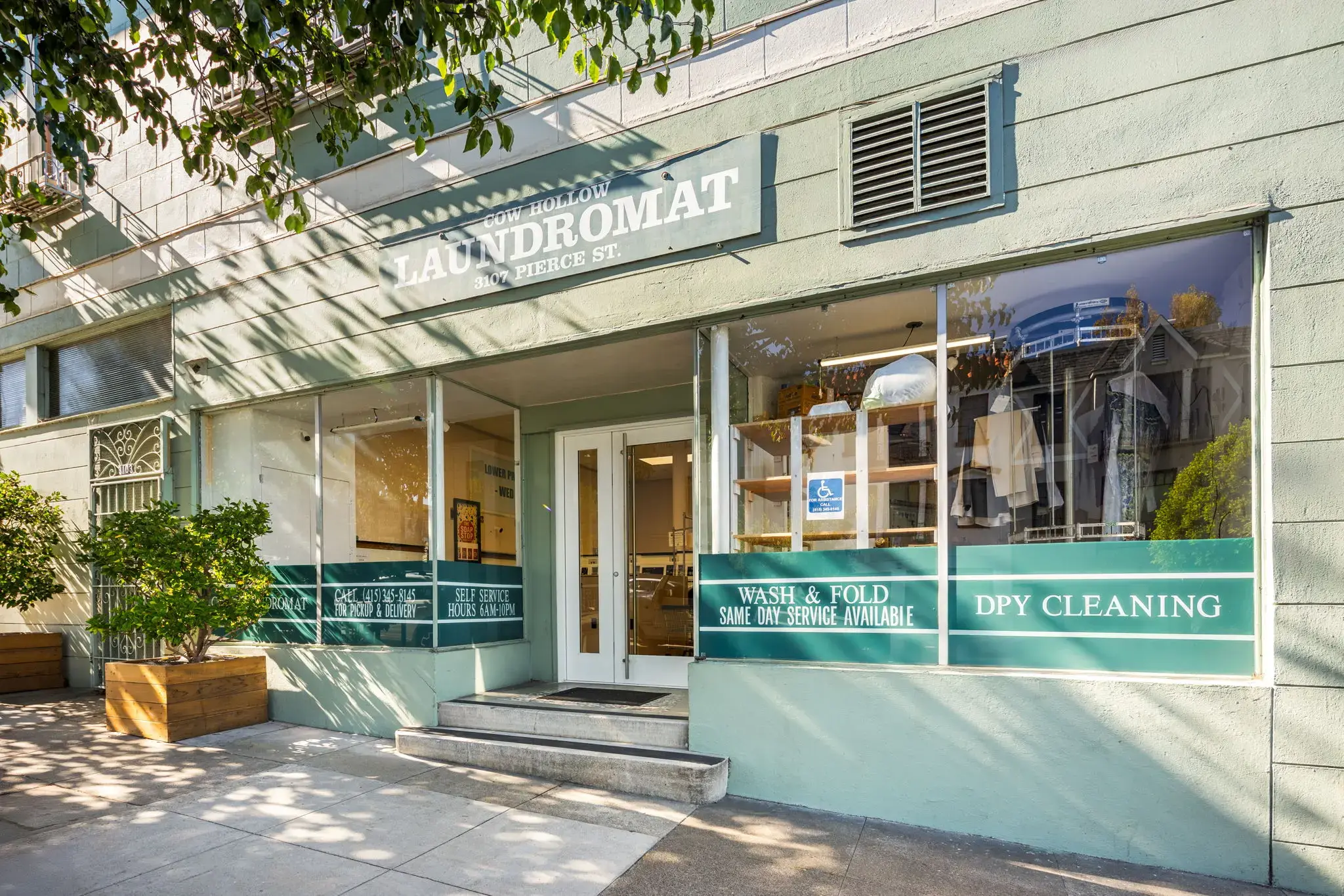 Cow Hollow Laundromat thumbnail 3