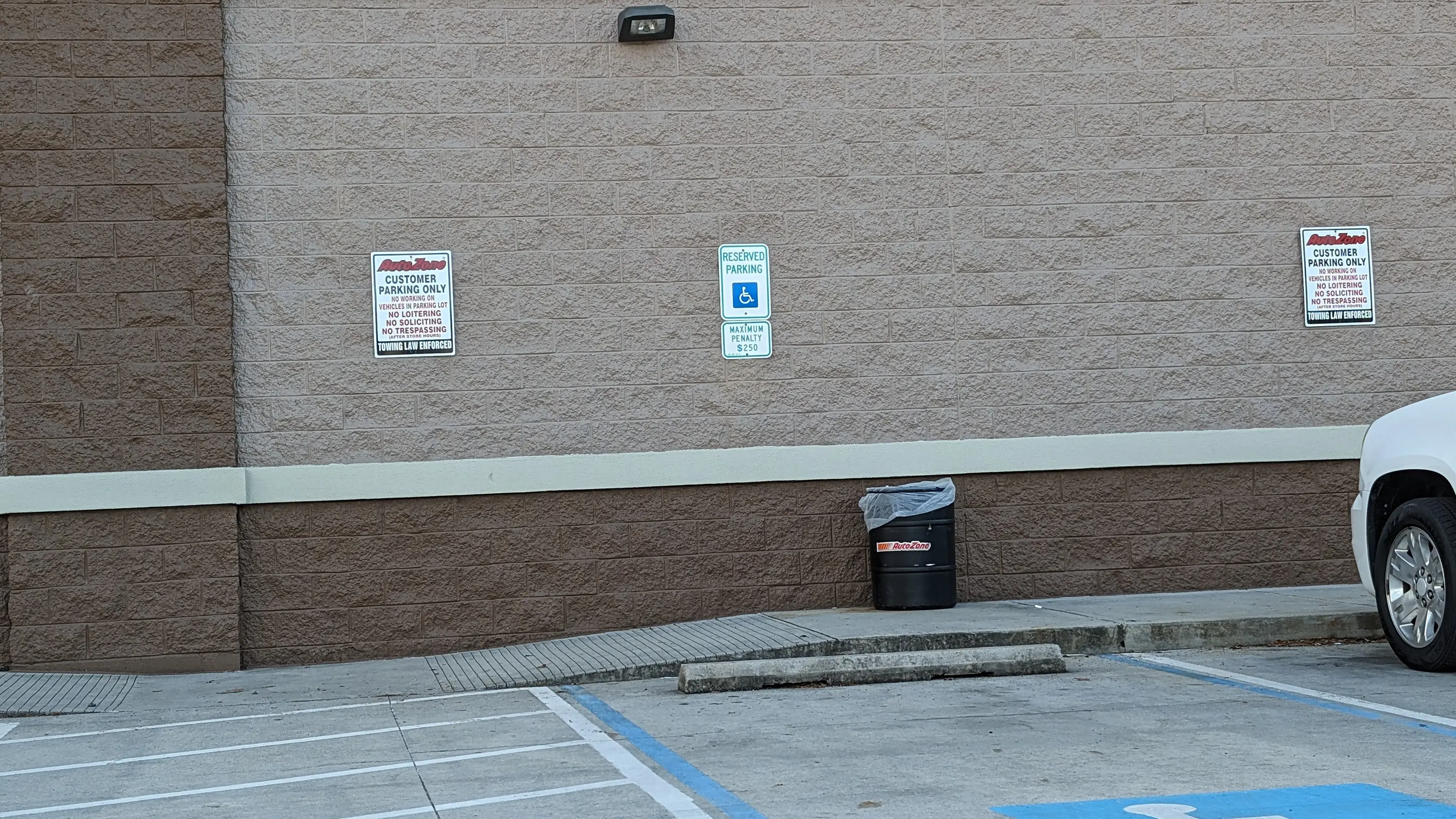 Cowell's Cleaners &Laundromat & Car Wash thumbnail 10