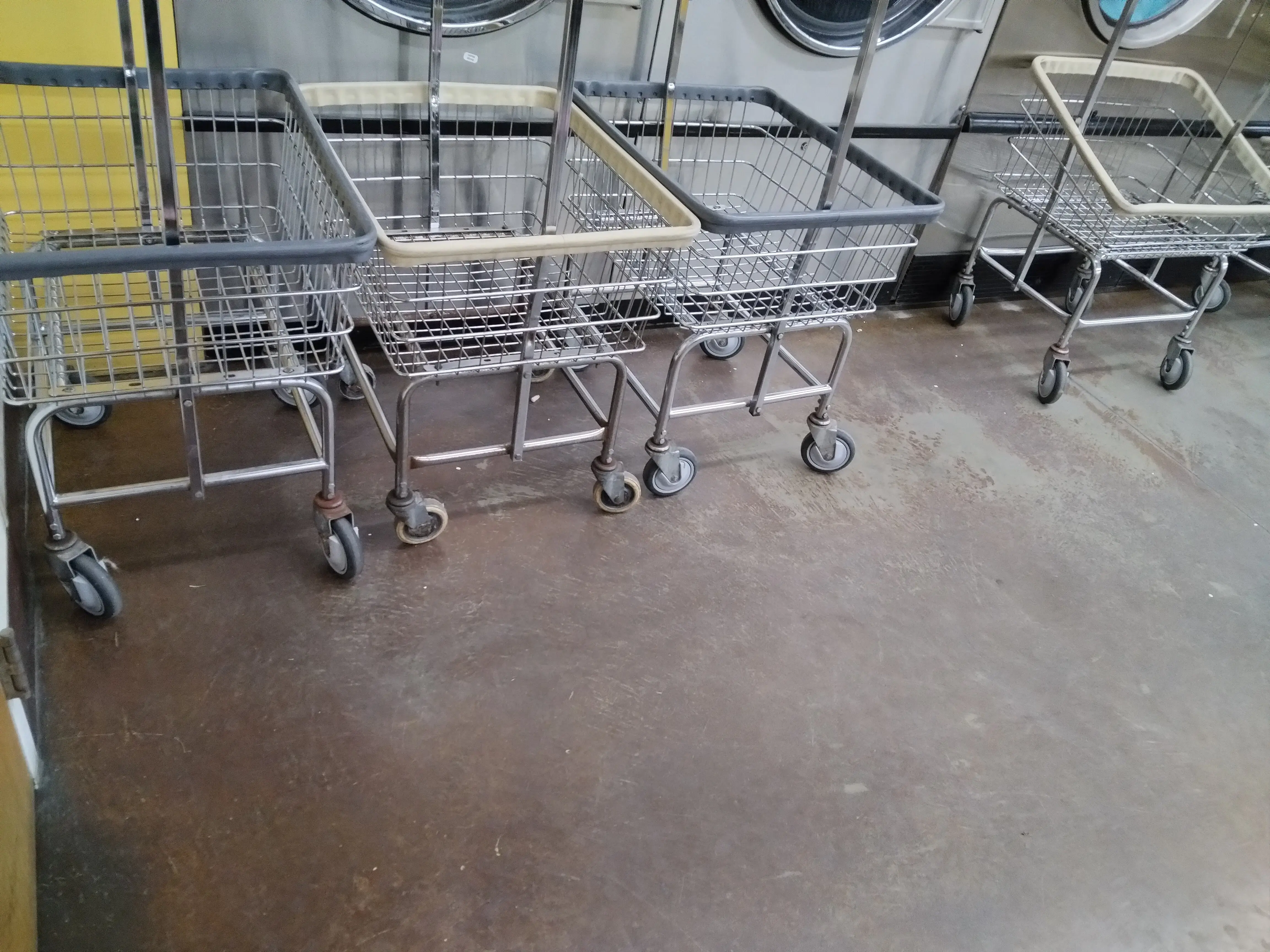 Cowell's Cleaners &Laundromat & Car Wash - Image 9