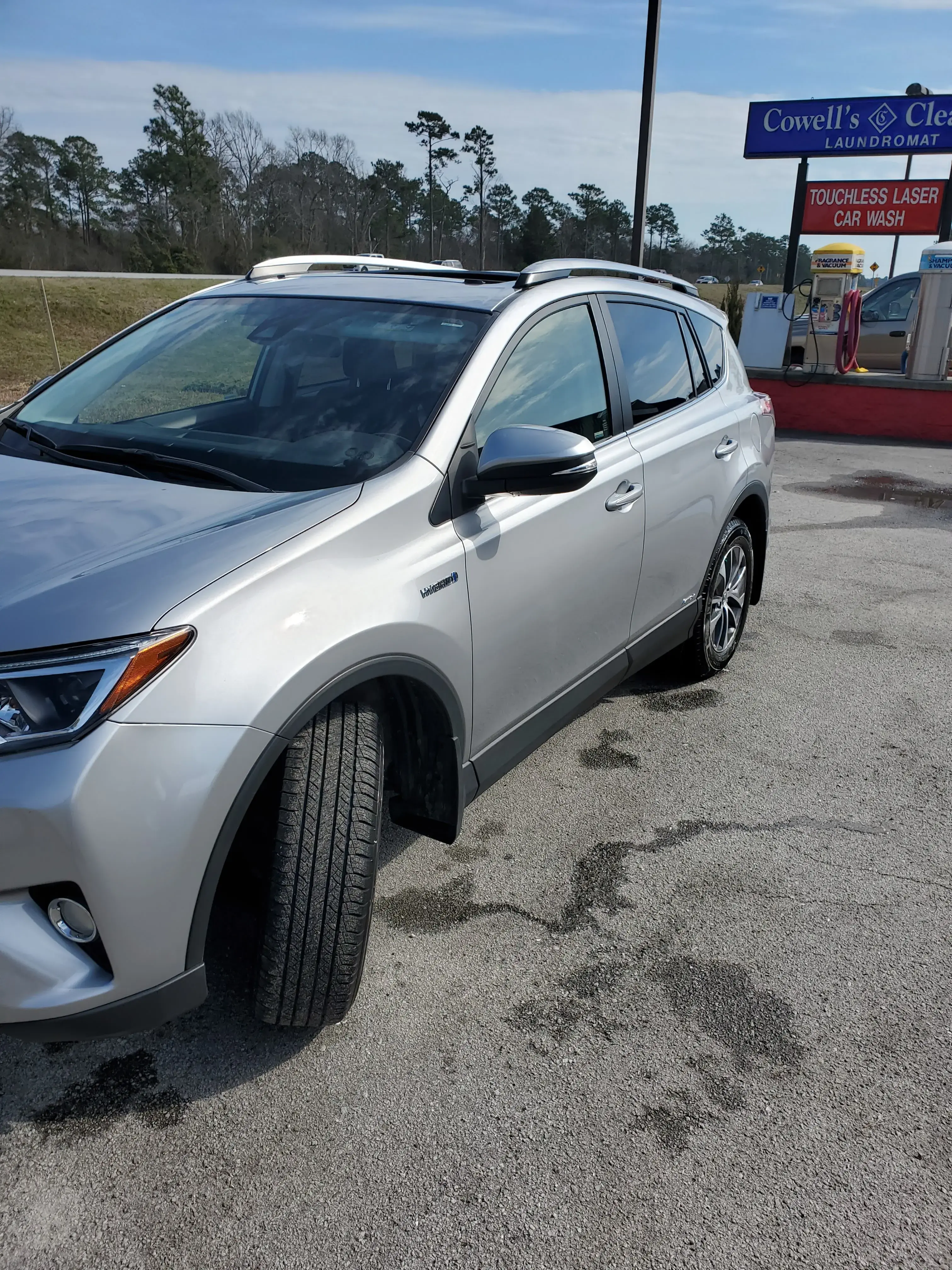 Cowell's Cleaners &Laundromat & Car Wash thumbnail 8