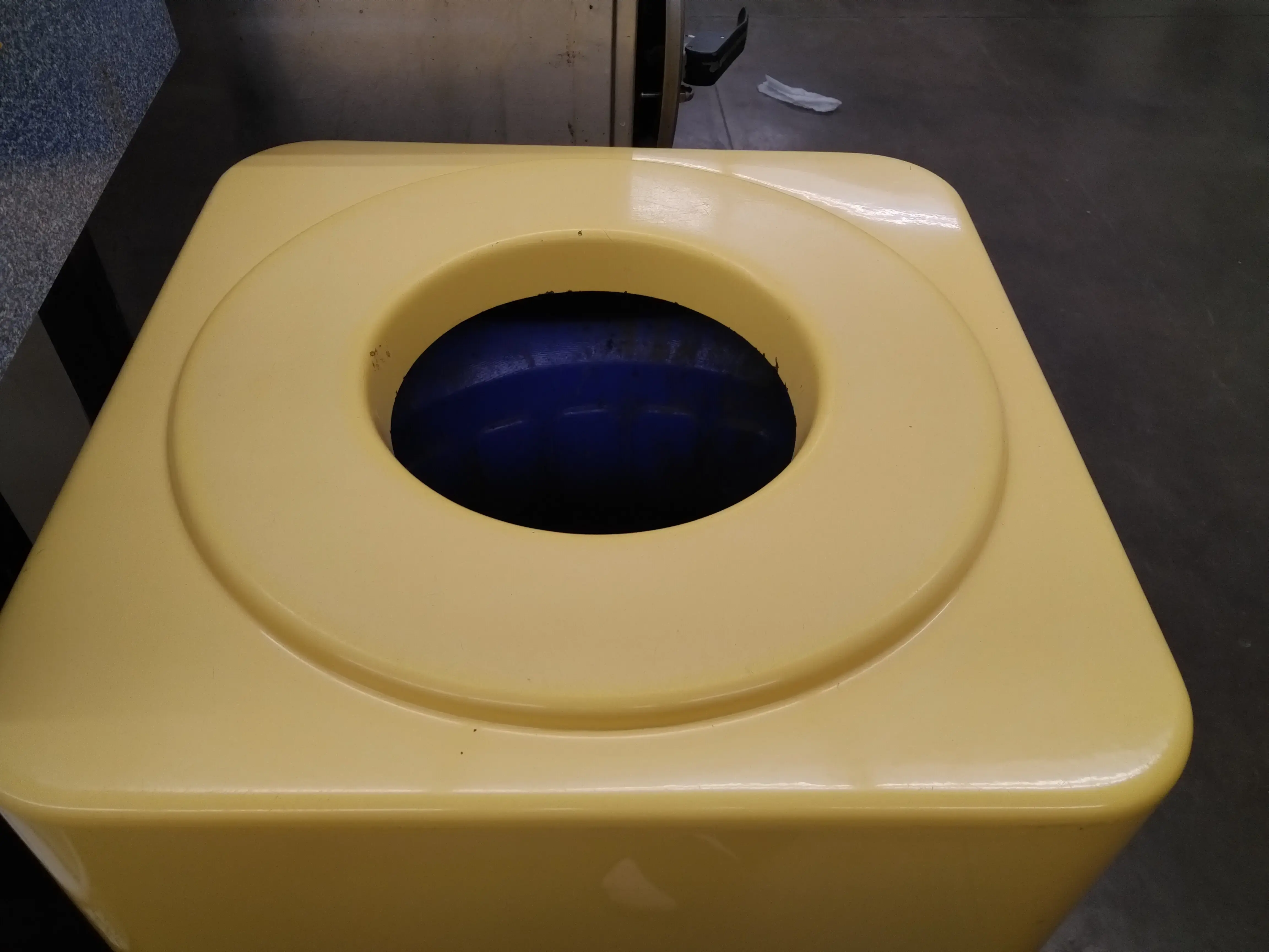 Cowell's Cleaners &Laundromat & Car Wash - Image 11