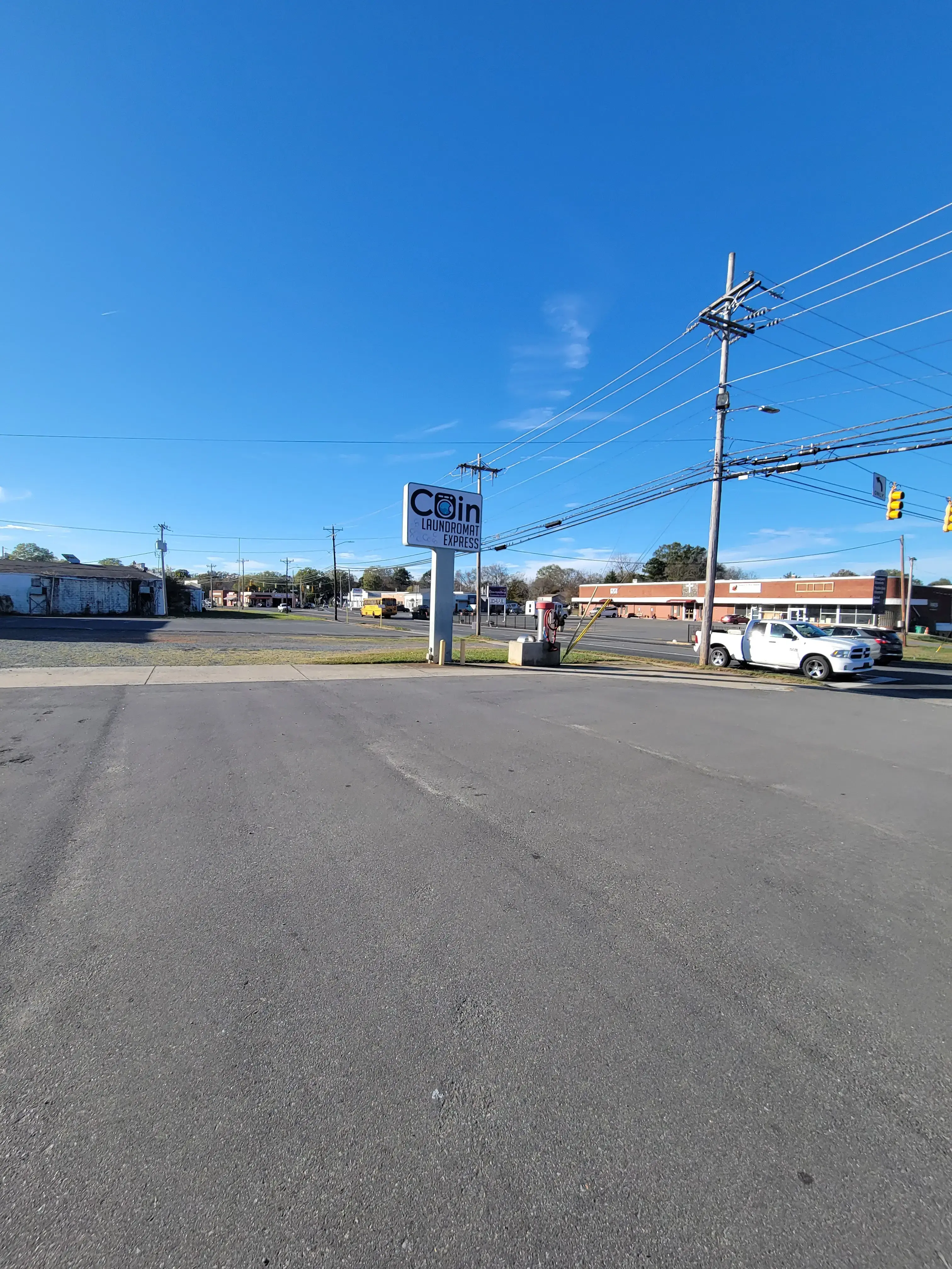 Coy's Laundromat - Image 5