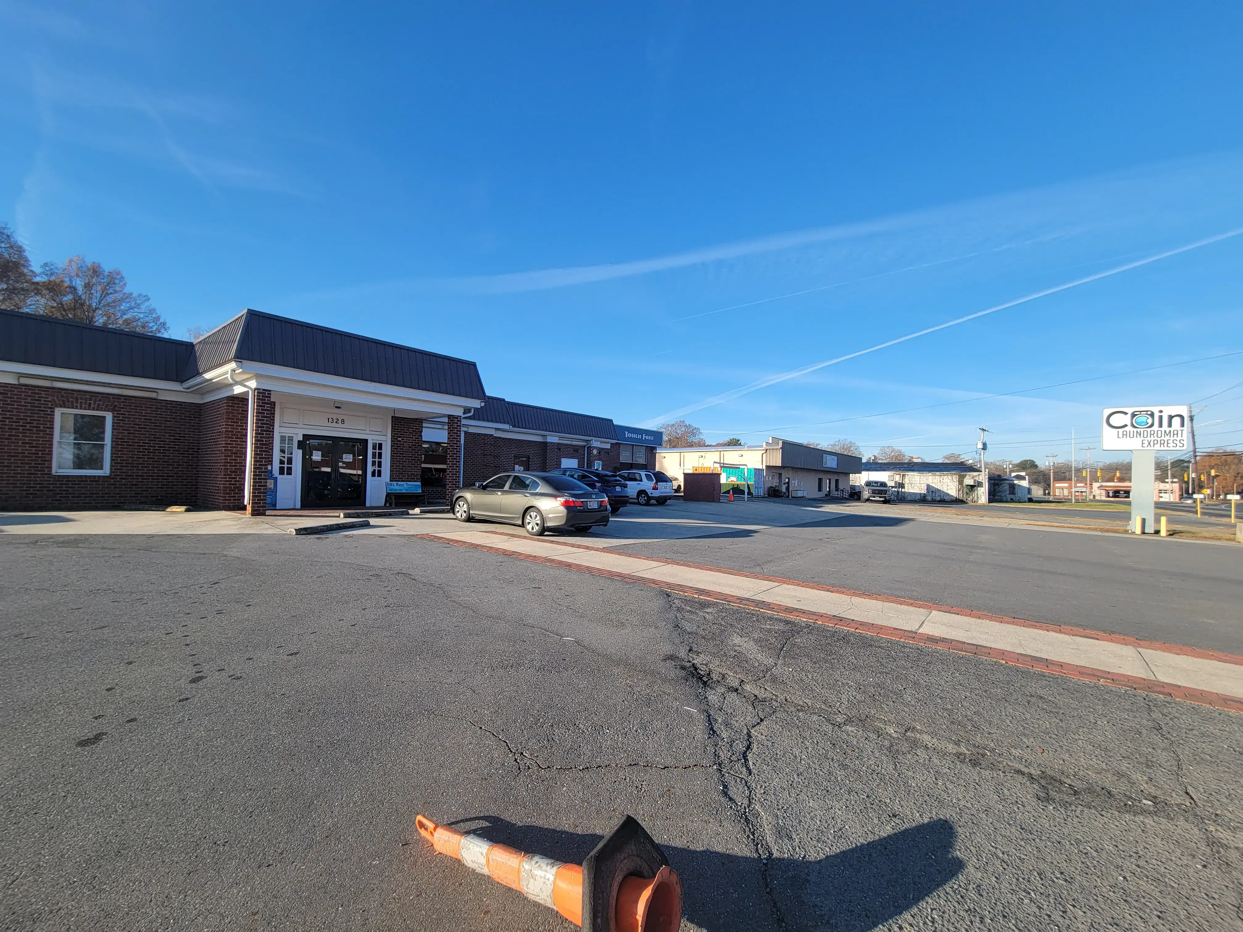 Coy's Laundromat - Image 4