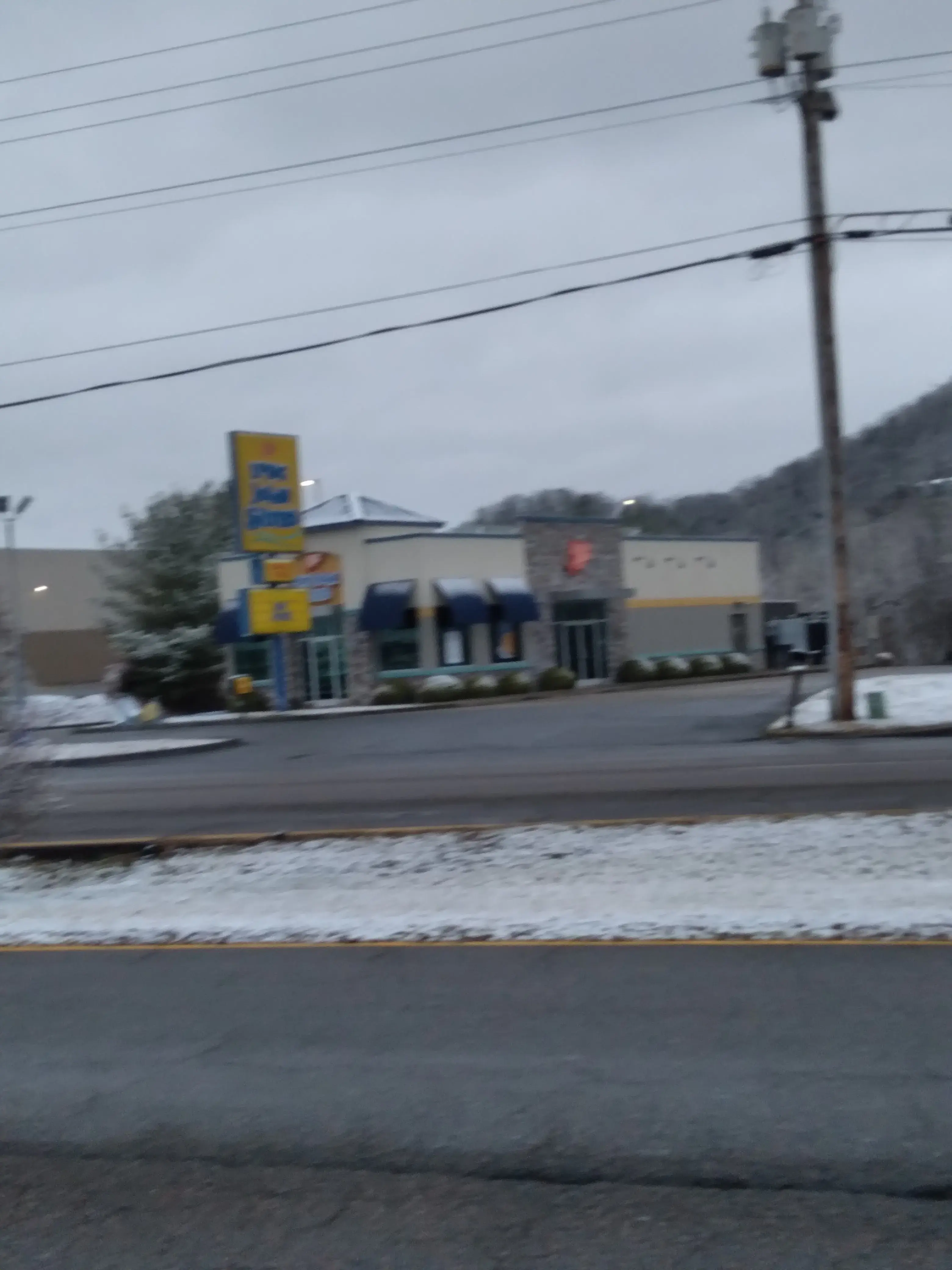 Craig's One Hour Dry Cleaners thumbnail 7