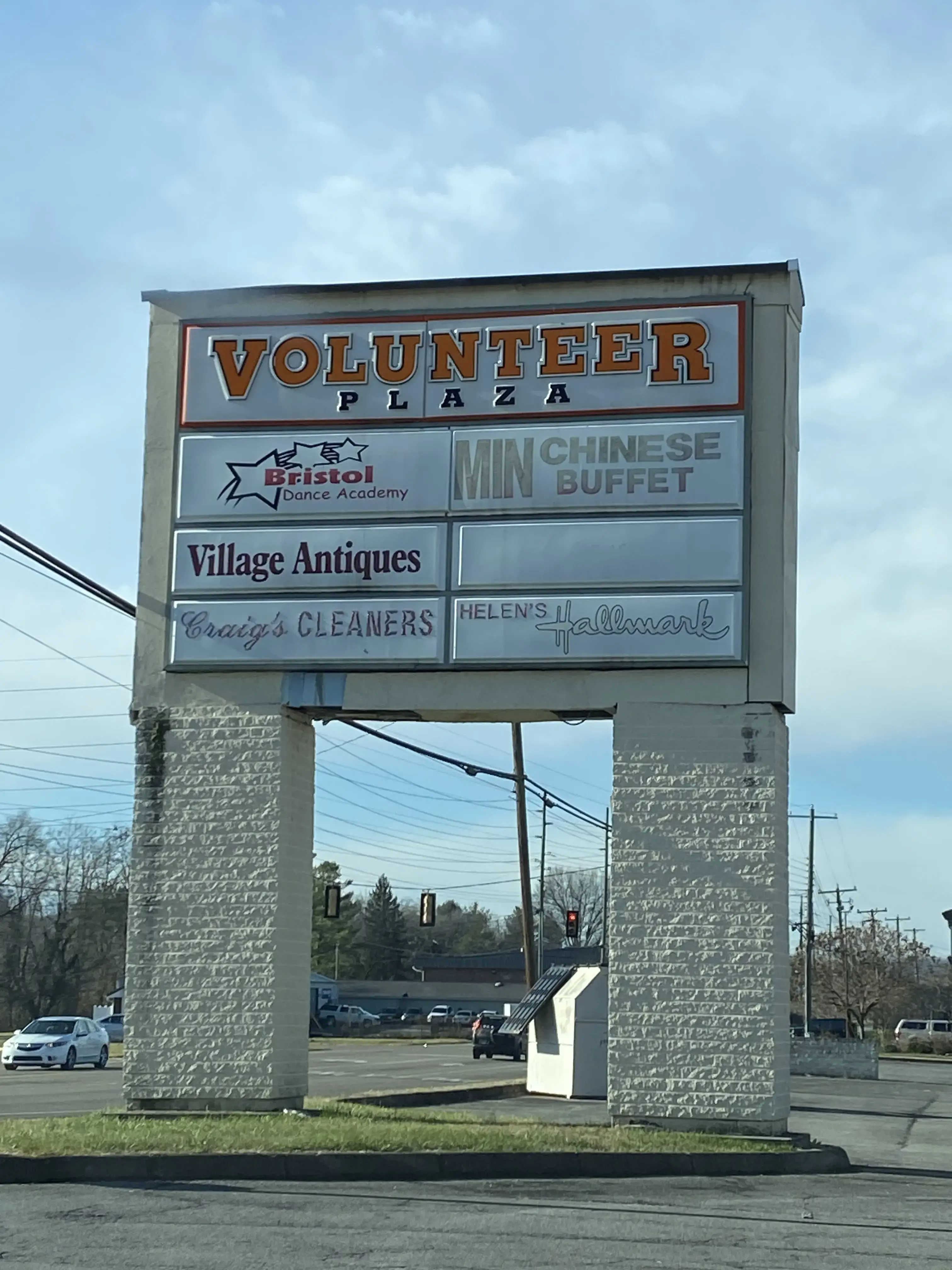 Craig's One Hour Dry Cleaners - Image 1