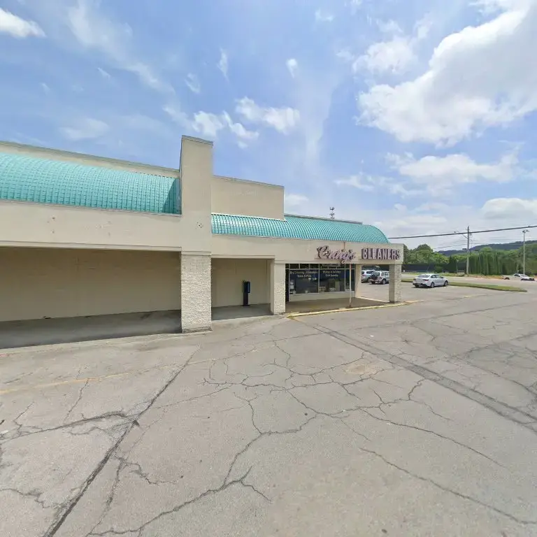 Craig's One Hour Dry Cleaners - Image 8