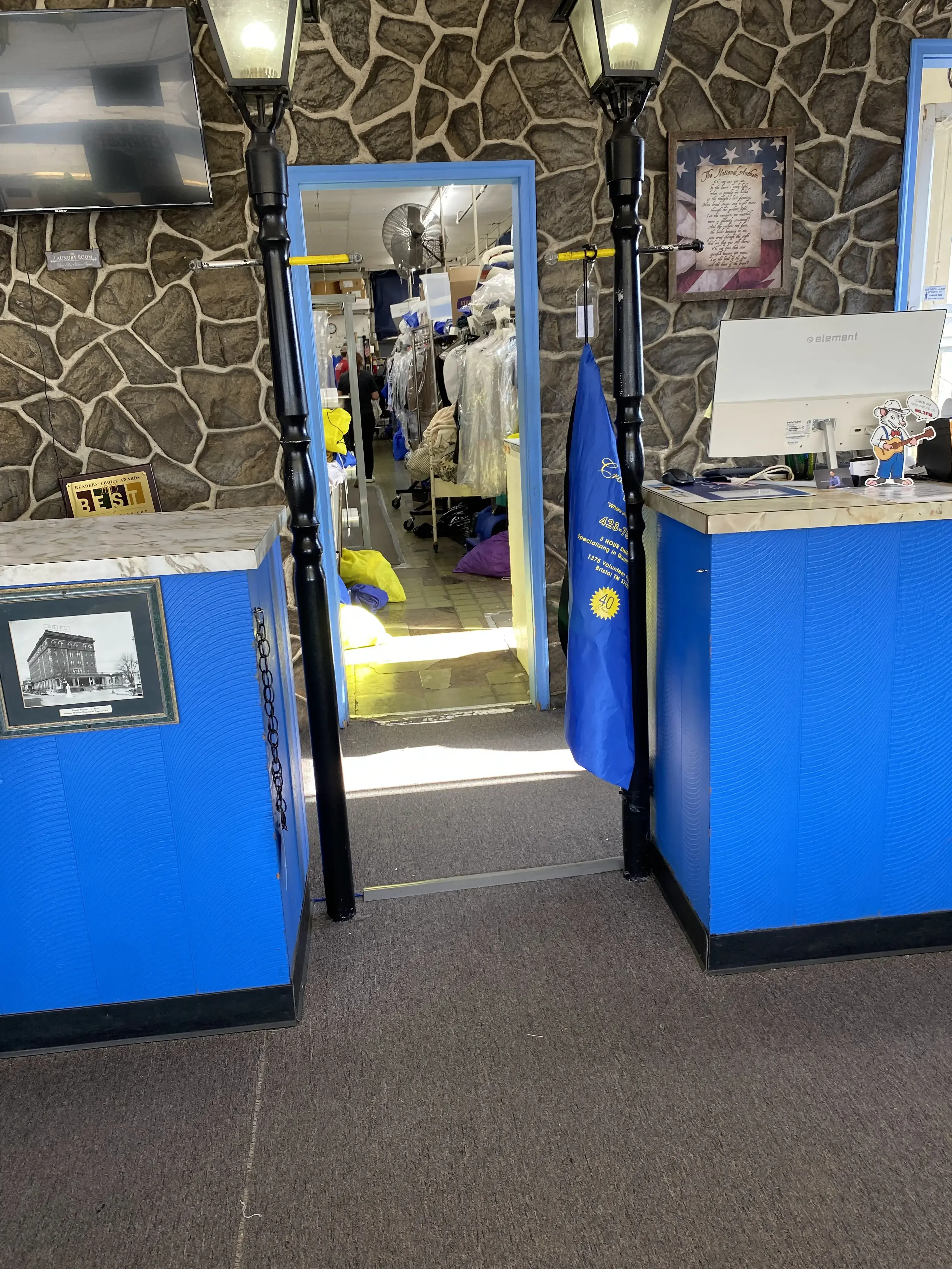 Craig's One Hour Dry Cleaners - Image 6