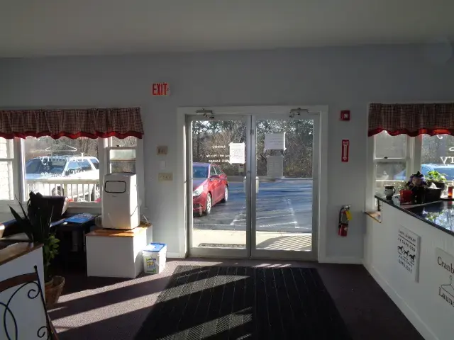 Cranberry Laundry - Image 6