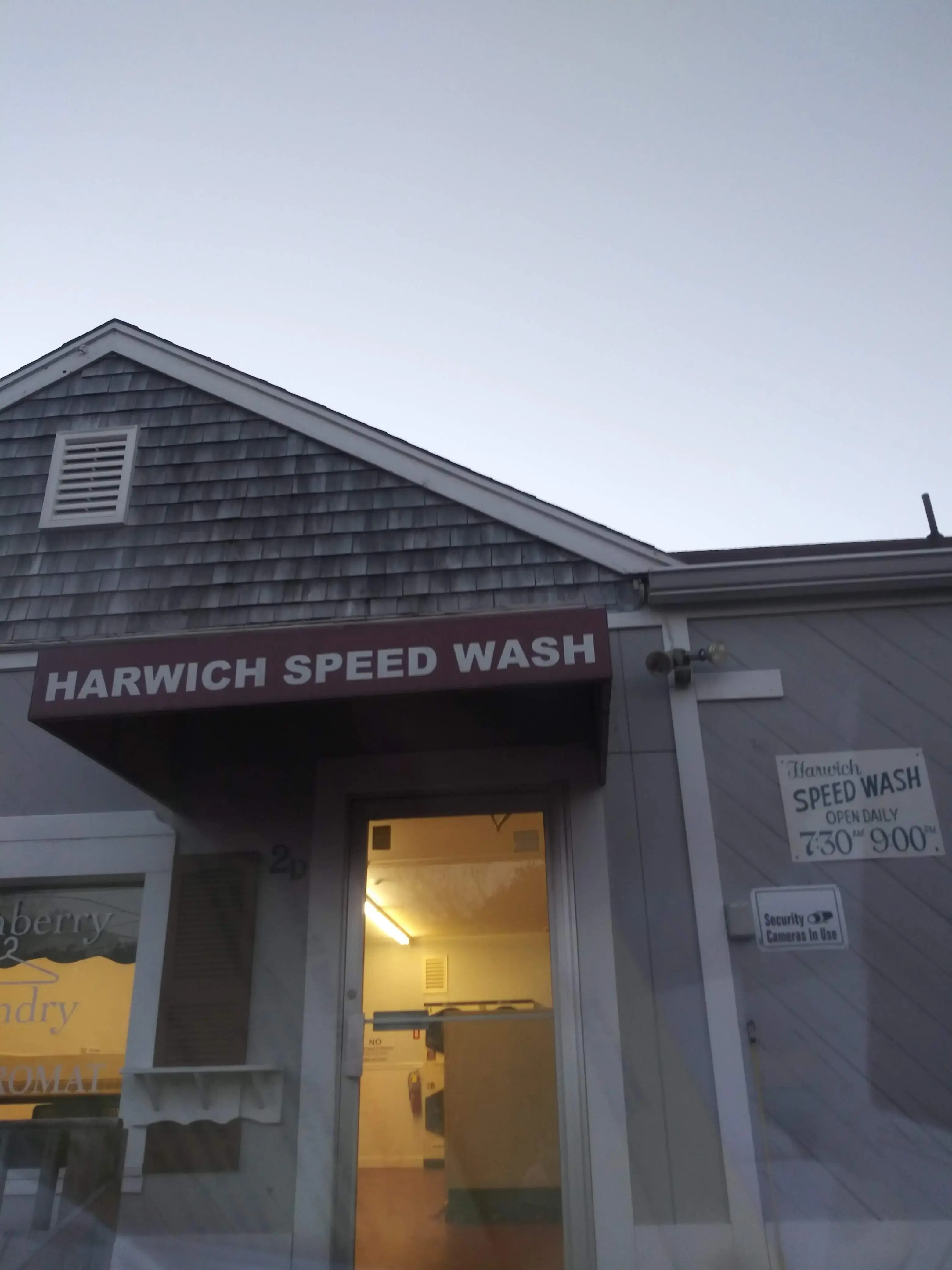 Cranberry Laundry thumbnail 9