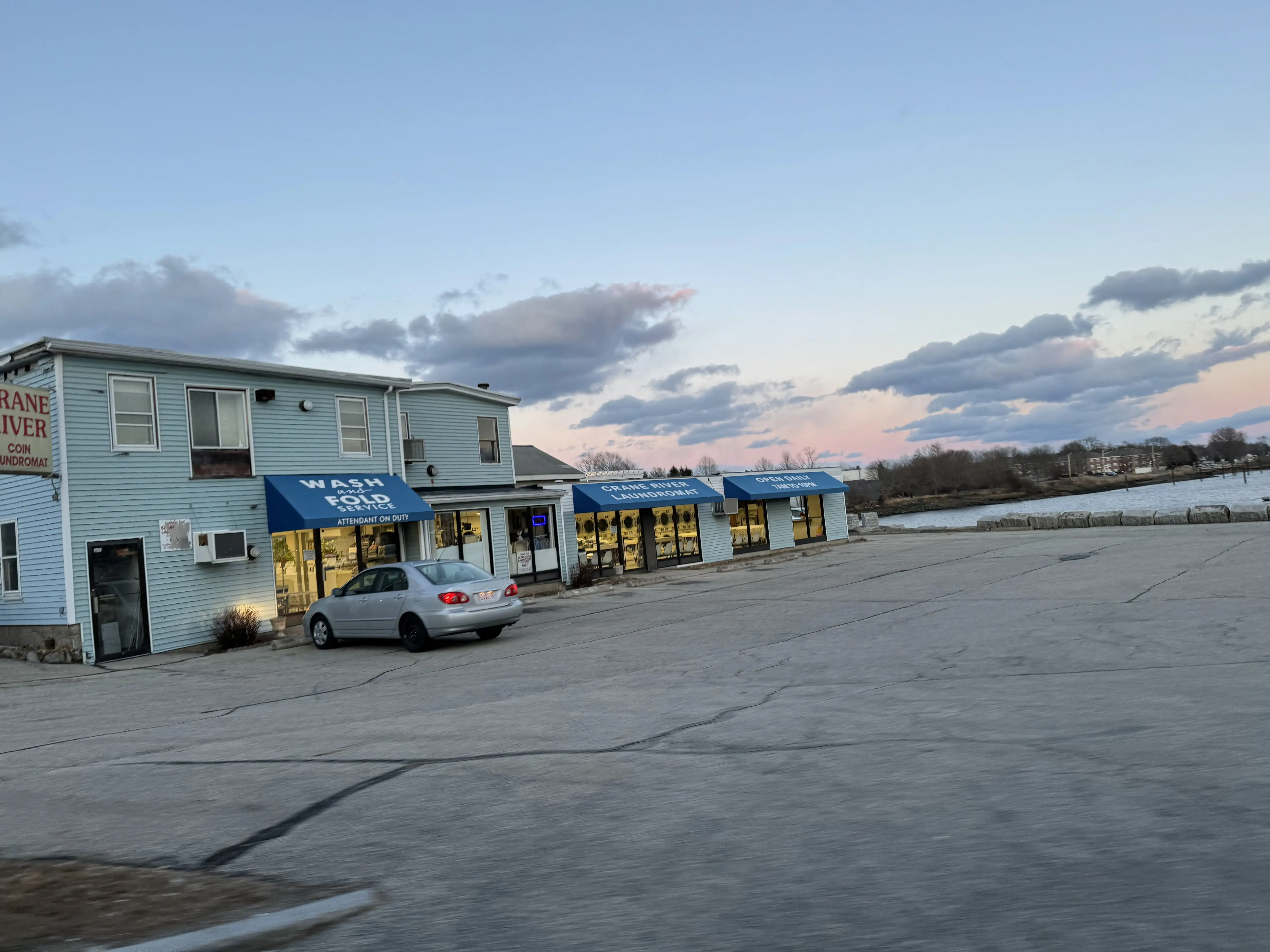 Crane River Laundromat - Image 1