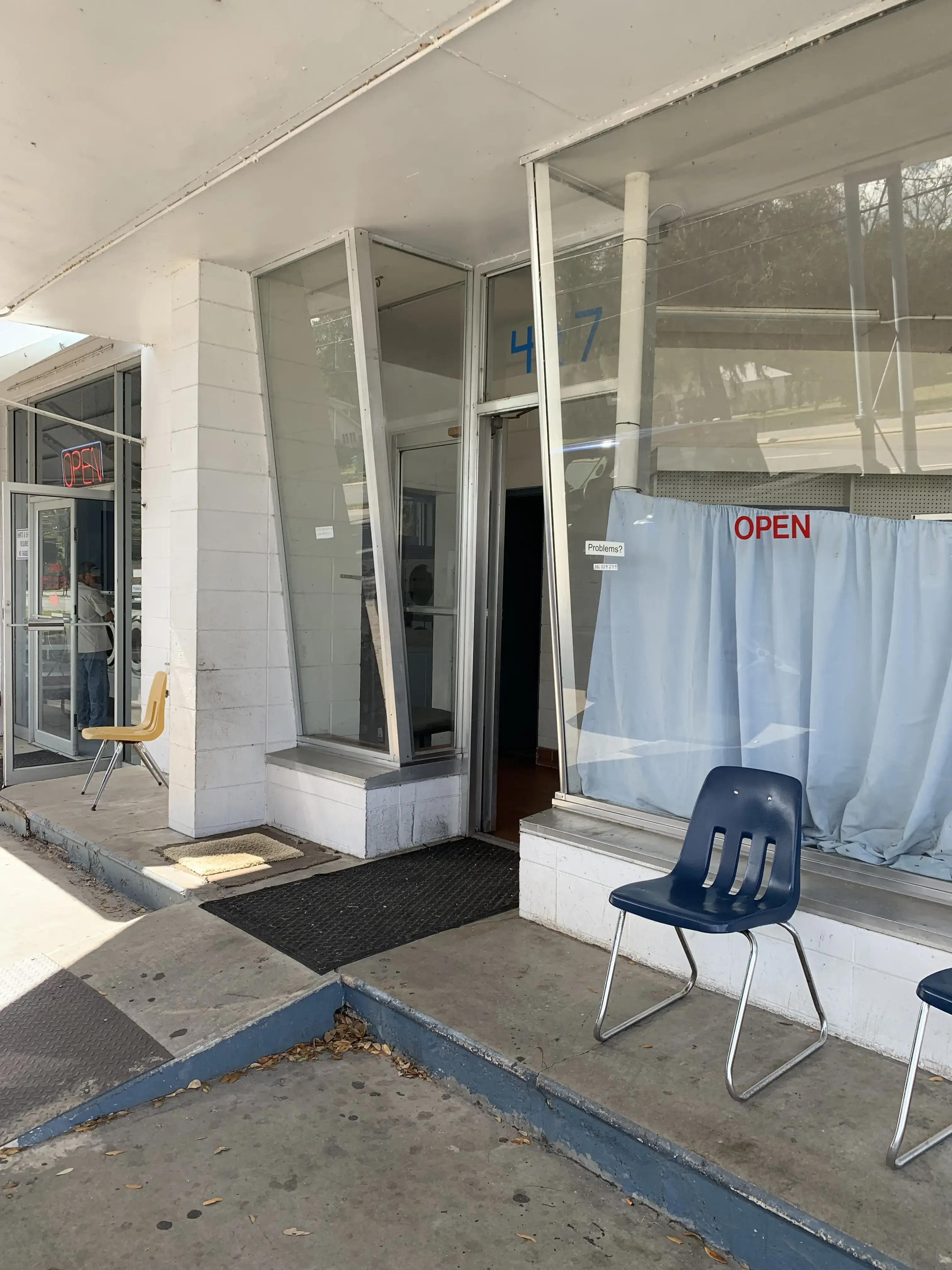 Crescent City Stop N Wash - Image 3