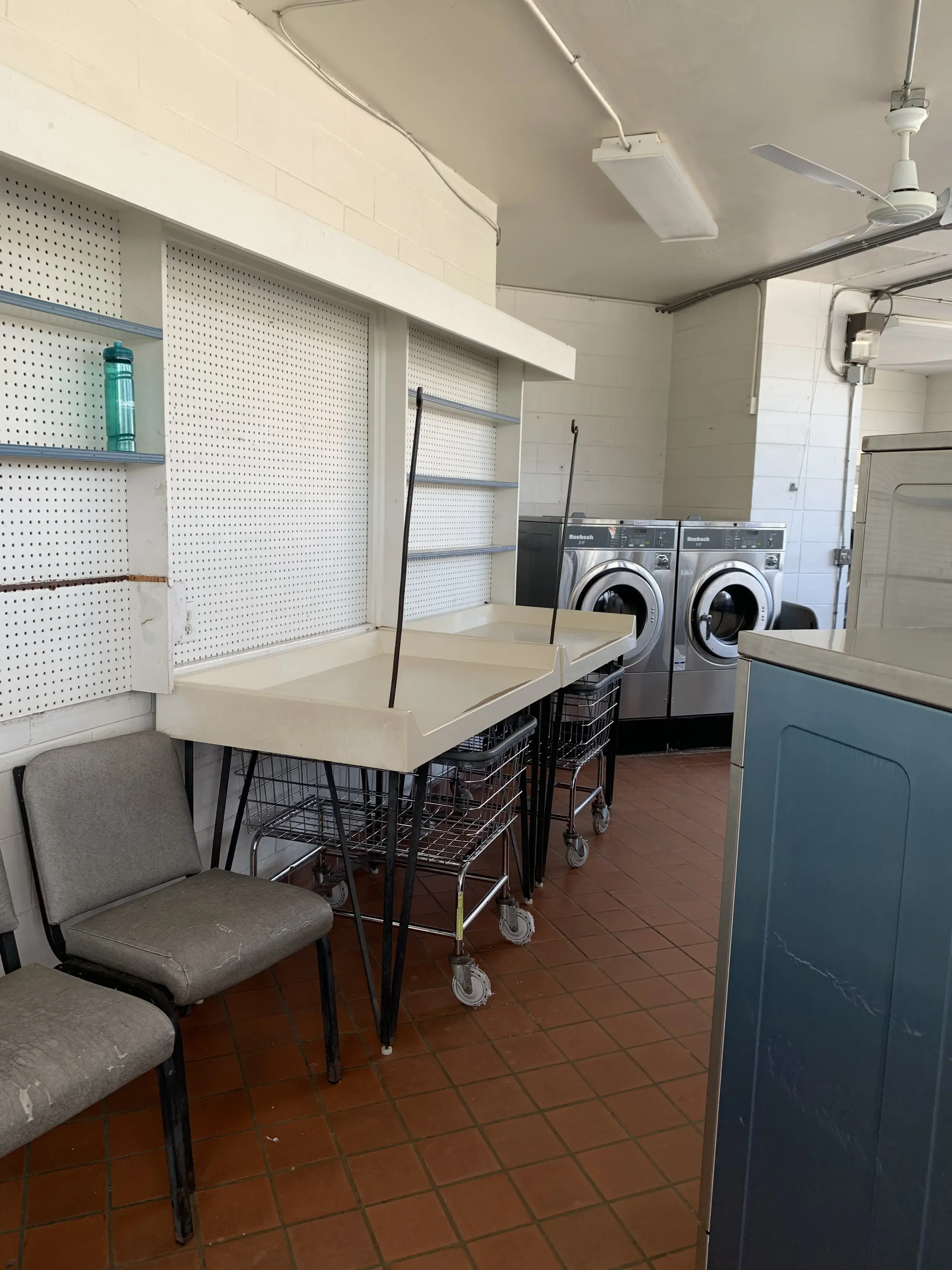 Crescent City Stop N Wash - Image 9