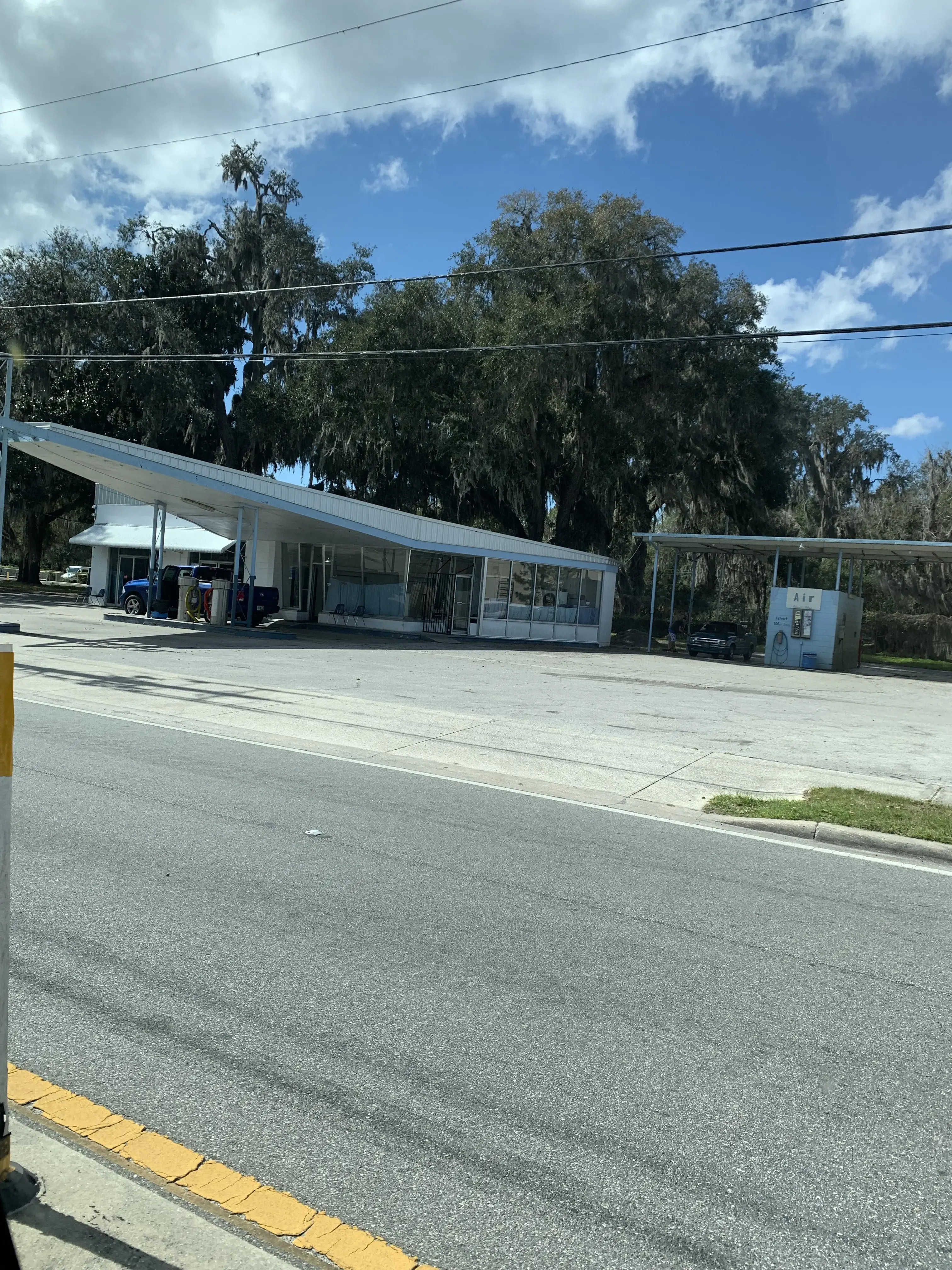 Crescent City Stop N Wash - Image 14