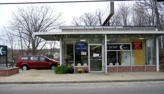 Crescent Laundromat - Image 2