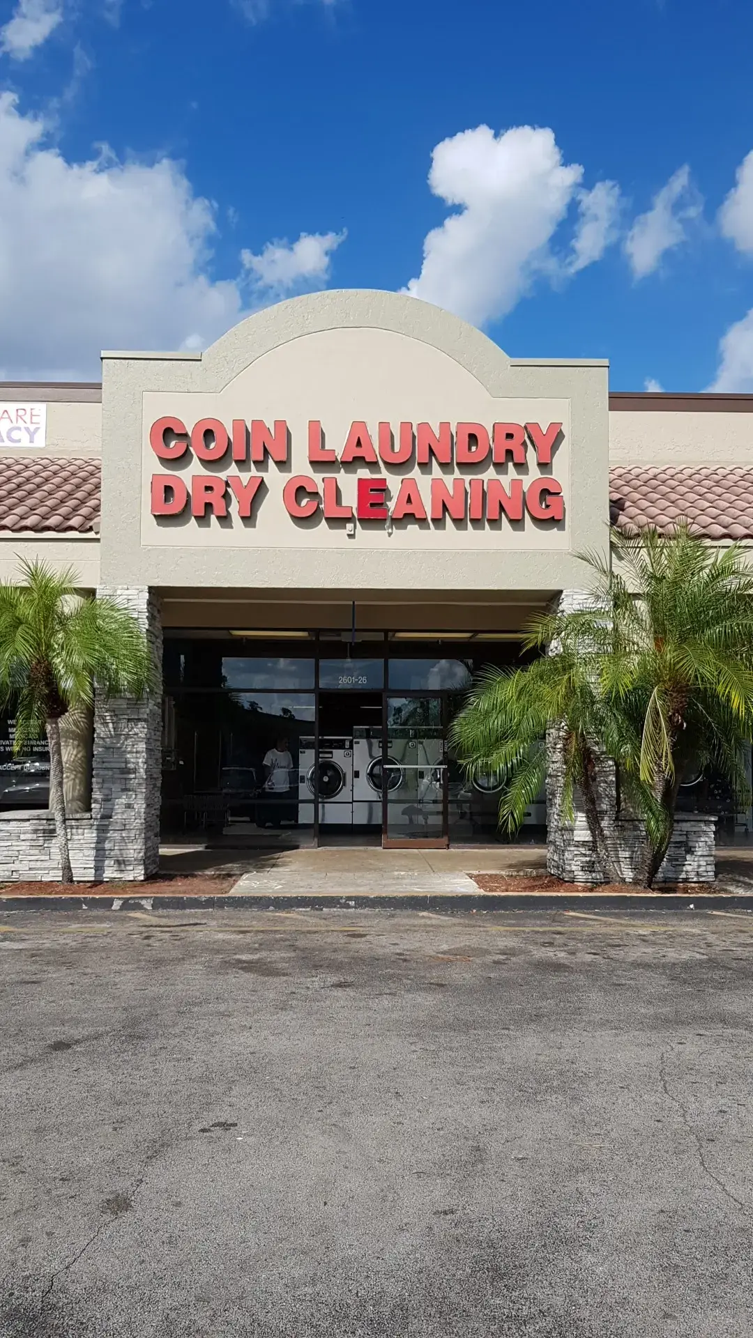 Cresthaven Coin Laundry - Image 12