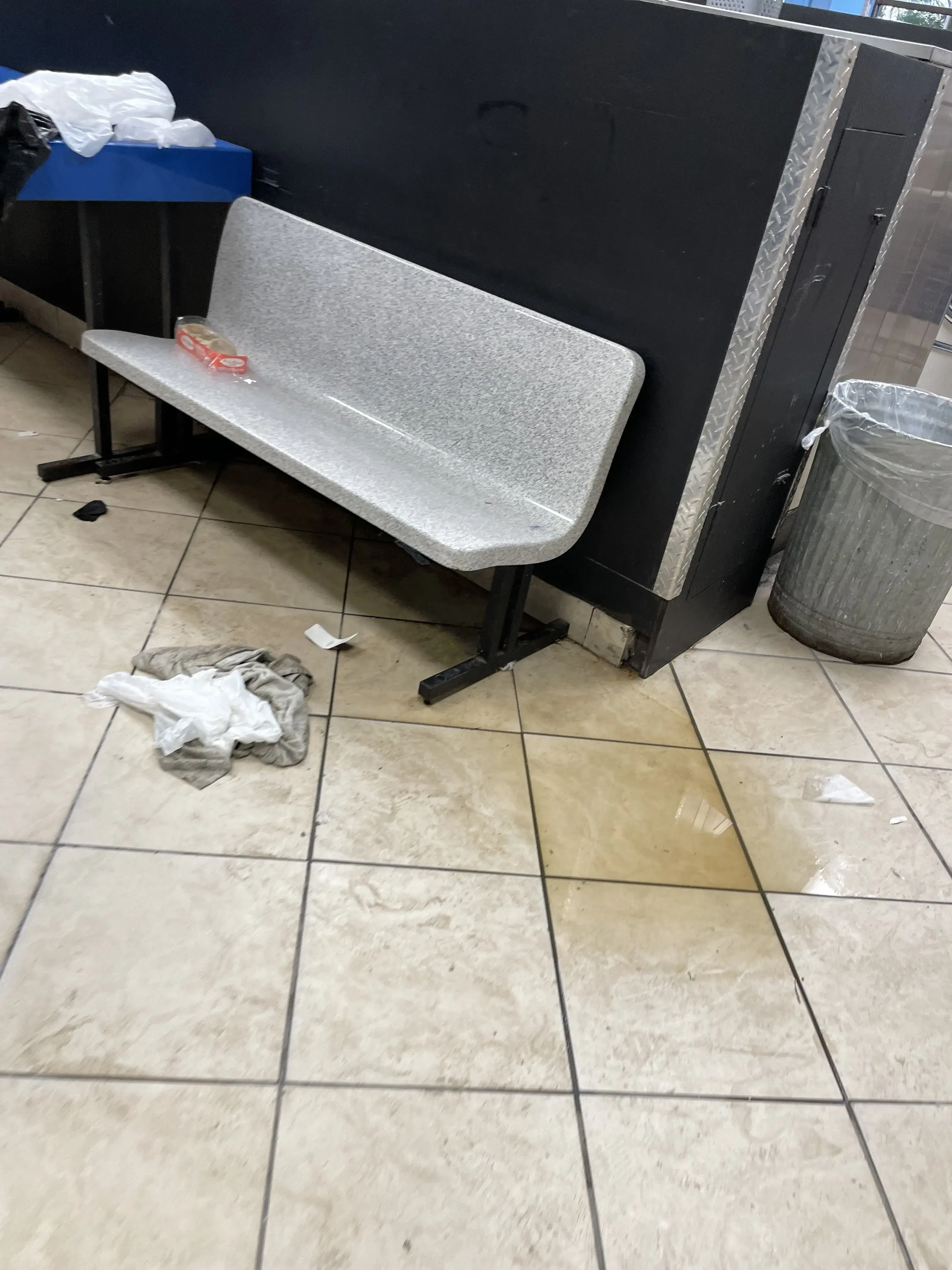 Cresthaven Coin Laundry thumbnail 2