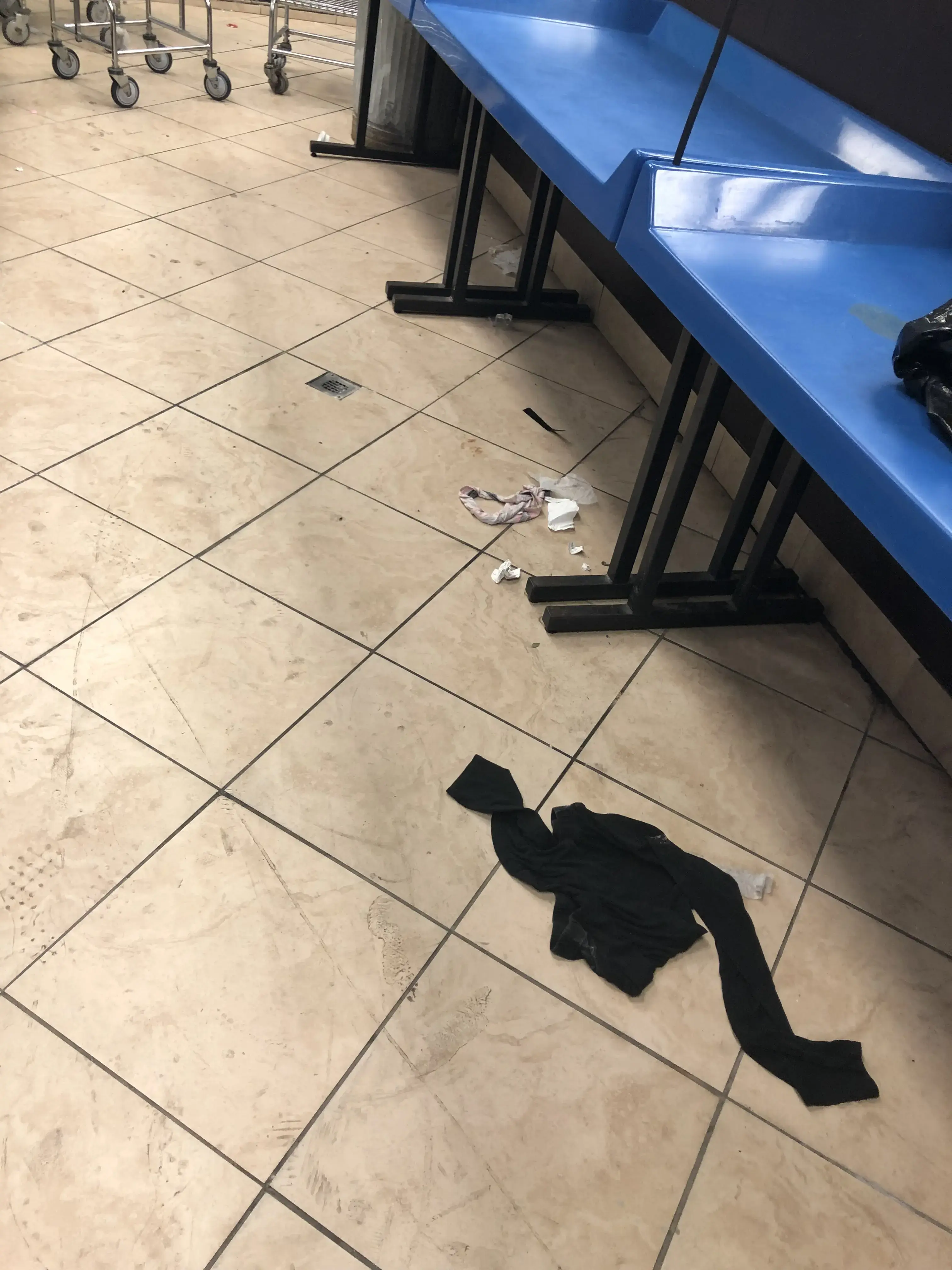 Cresthaven Coin Laundry - Image 18