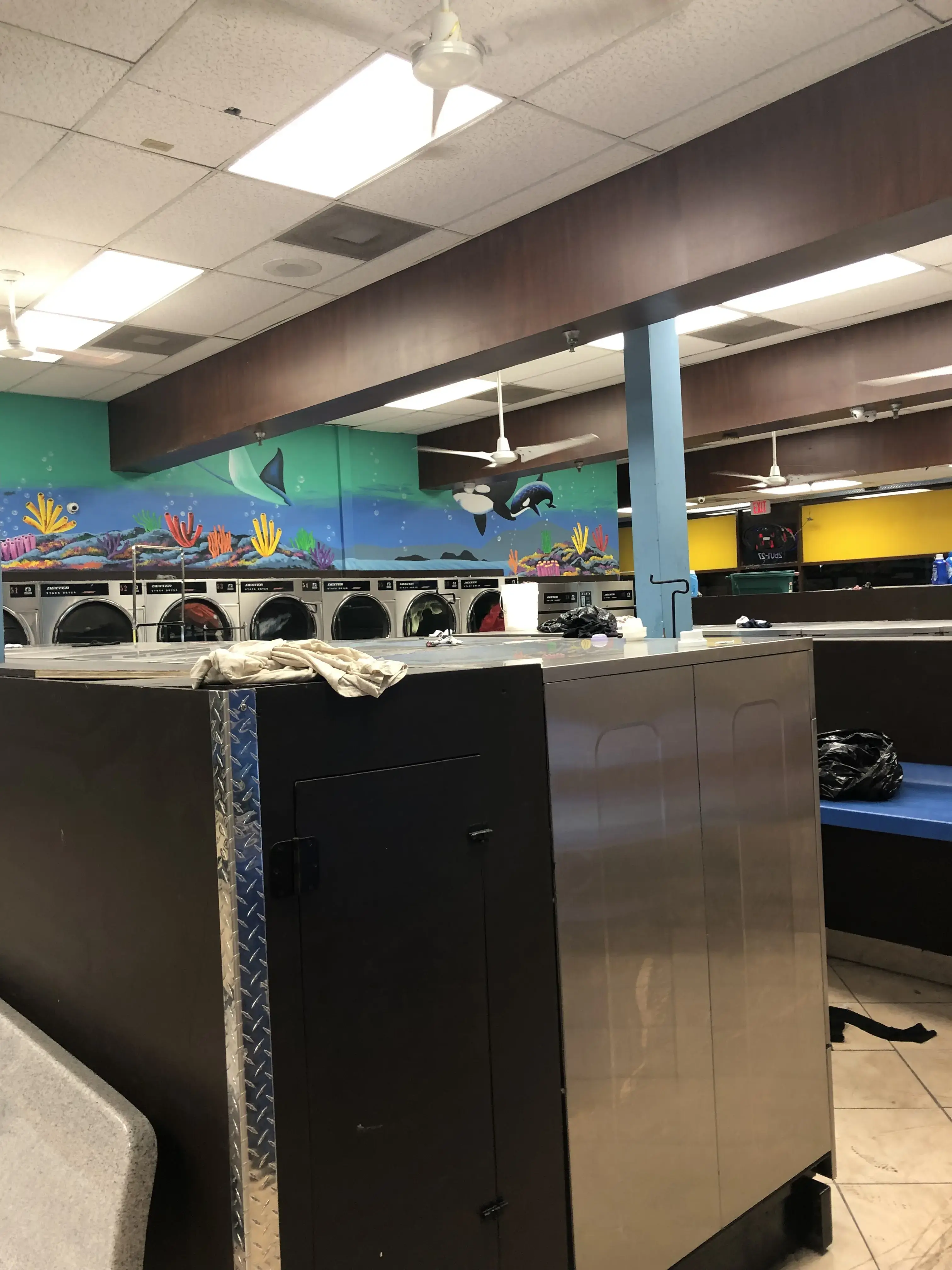 Cresthaven Coin Laundry thumbnail 10