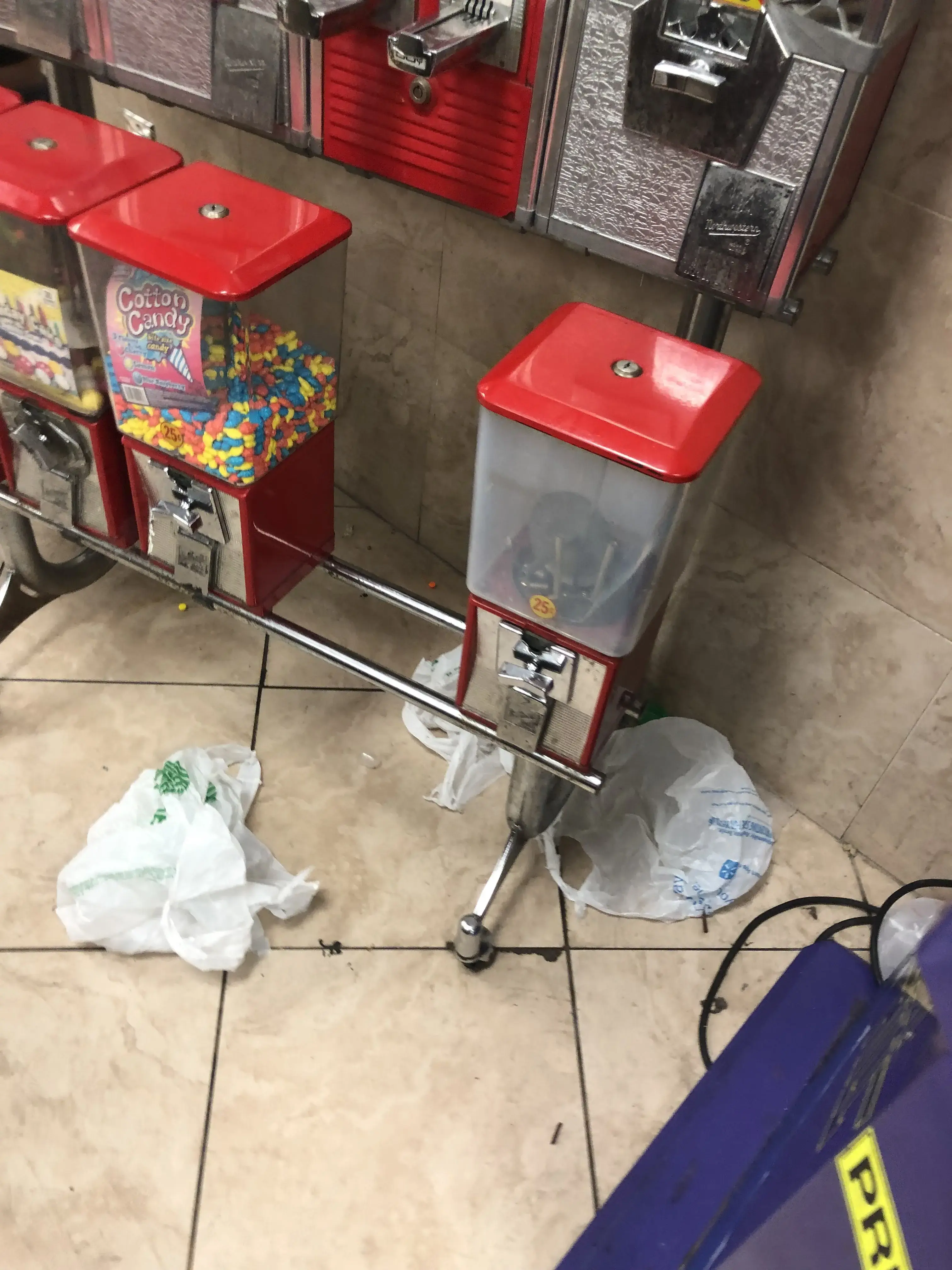 Cresthaven Coin Laundry thumbnail 17
