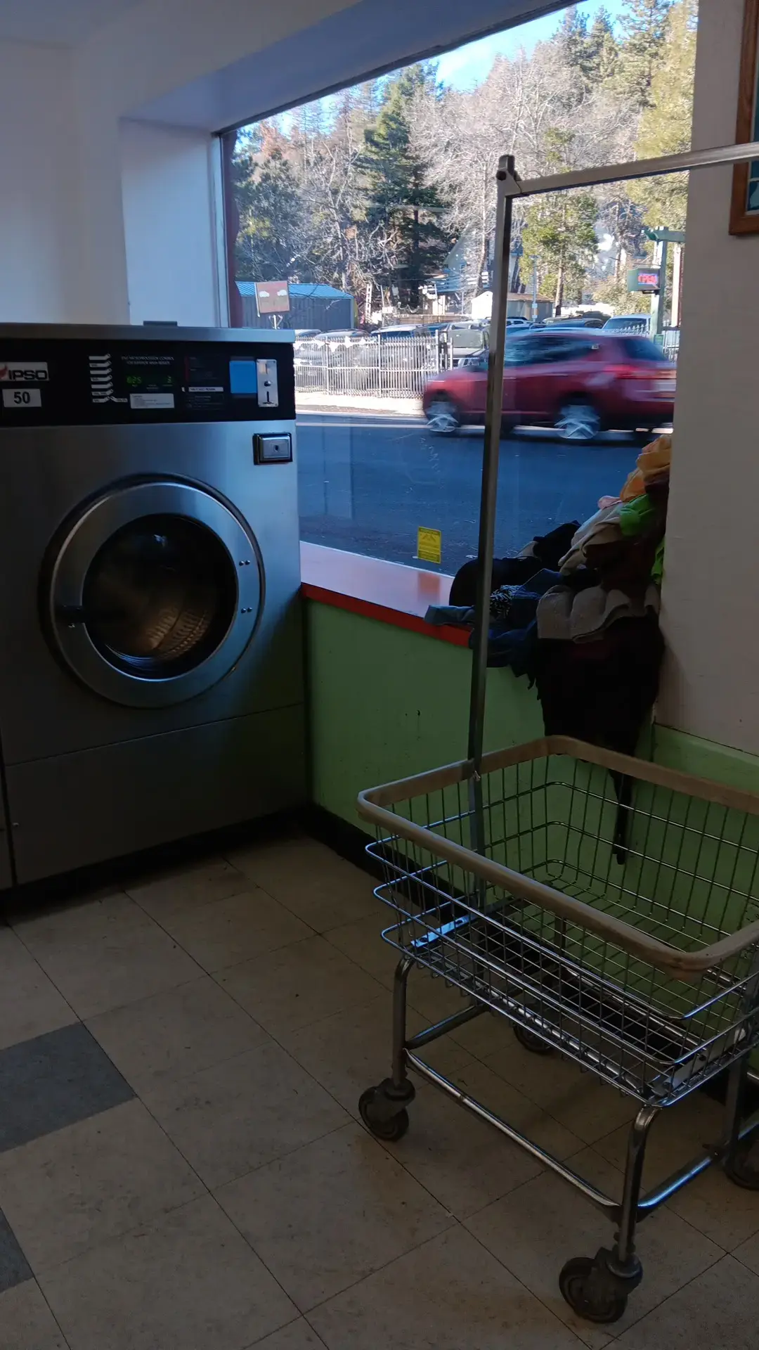 Crestline Village Laundromat thumbnail 1