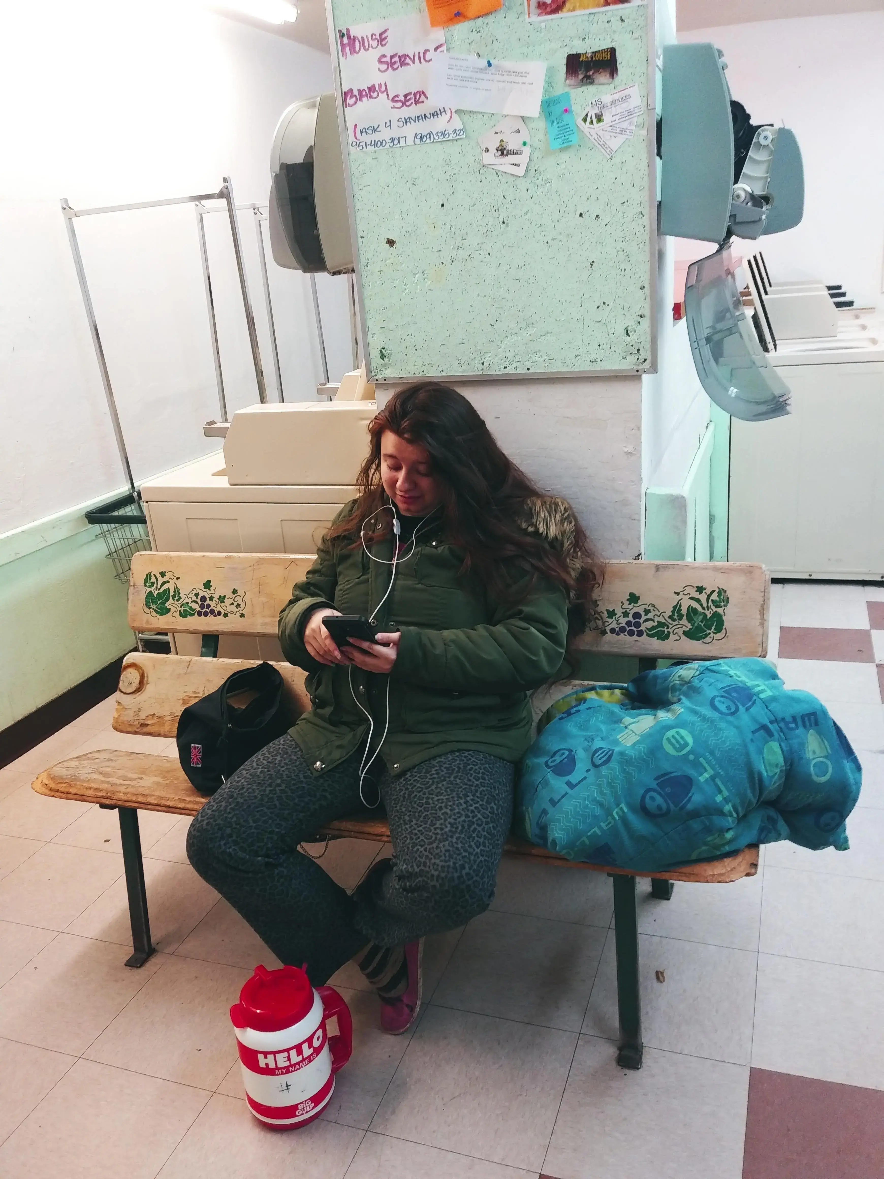 Crestline Village Laundromat - Image 15
