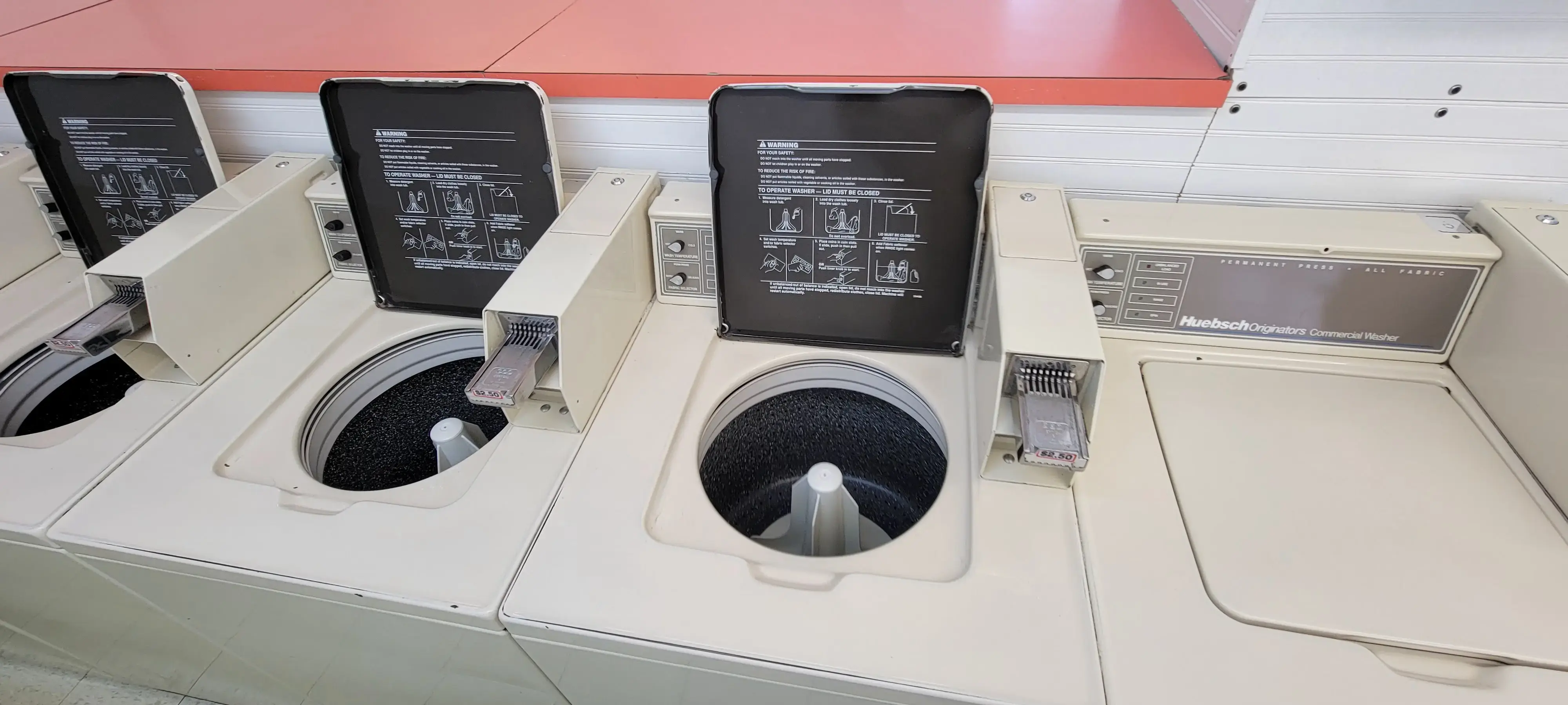Crestline Village Laundromat - Image 3