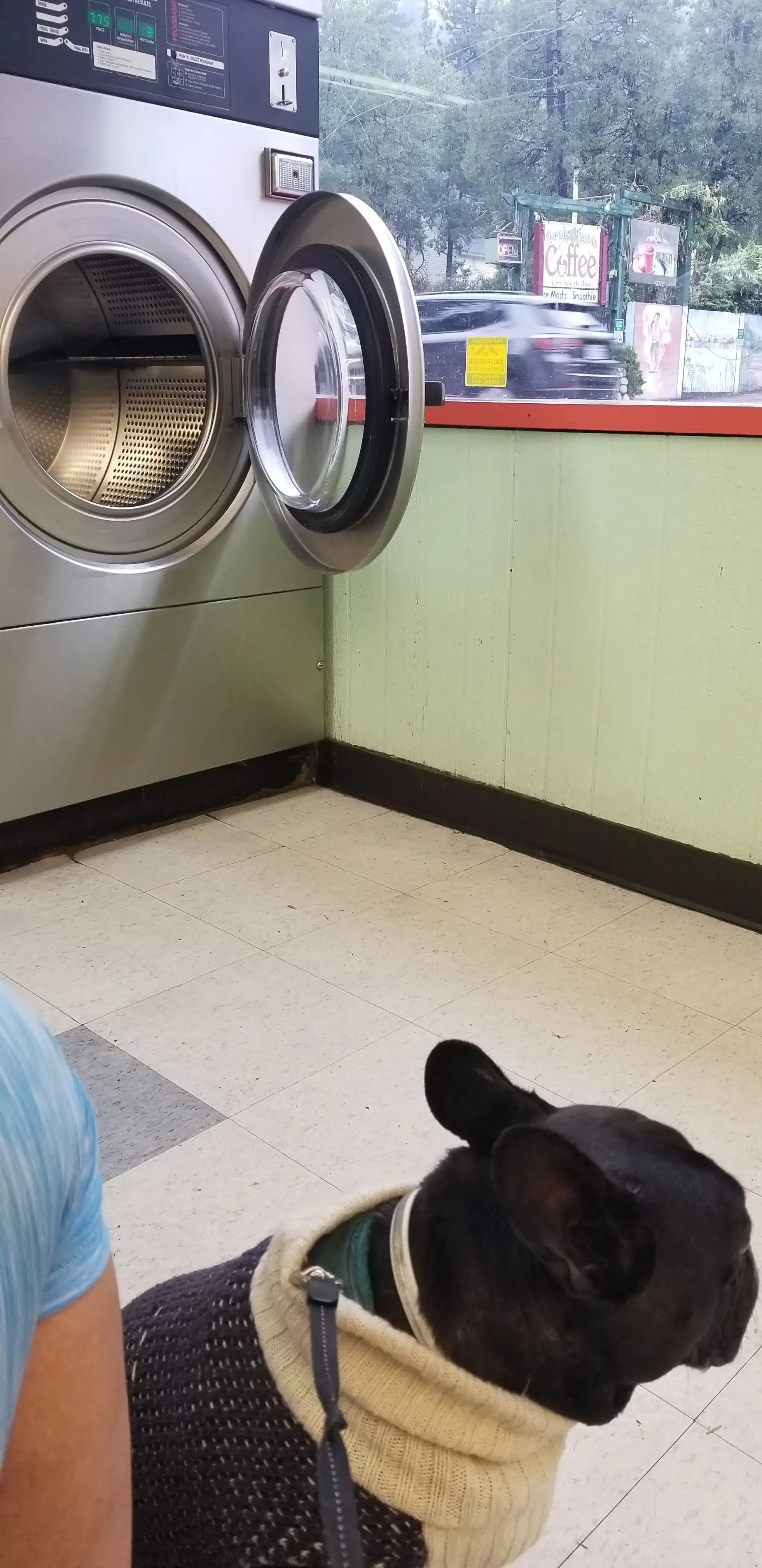 Crestline Village Laundromat thumbnail 9