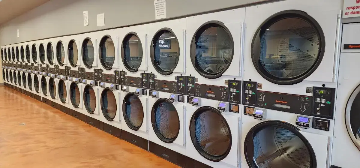 Crestwood Coin Laundry - Image 14