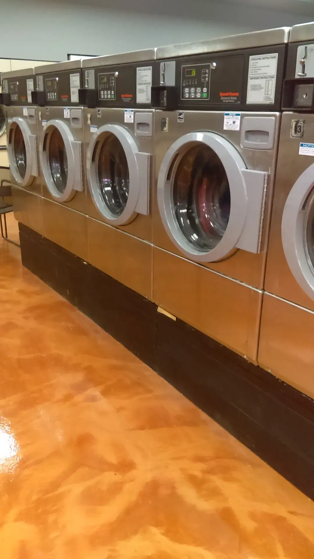 Crestwood Coin Laundry - Image 11