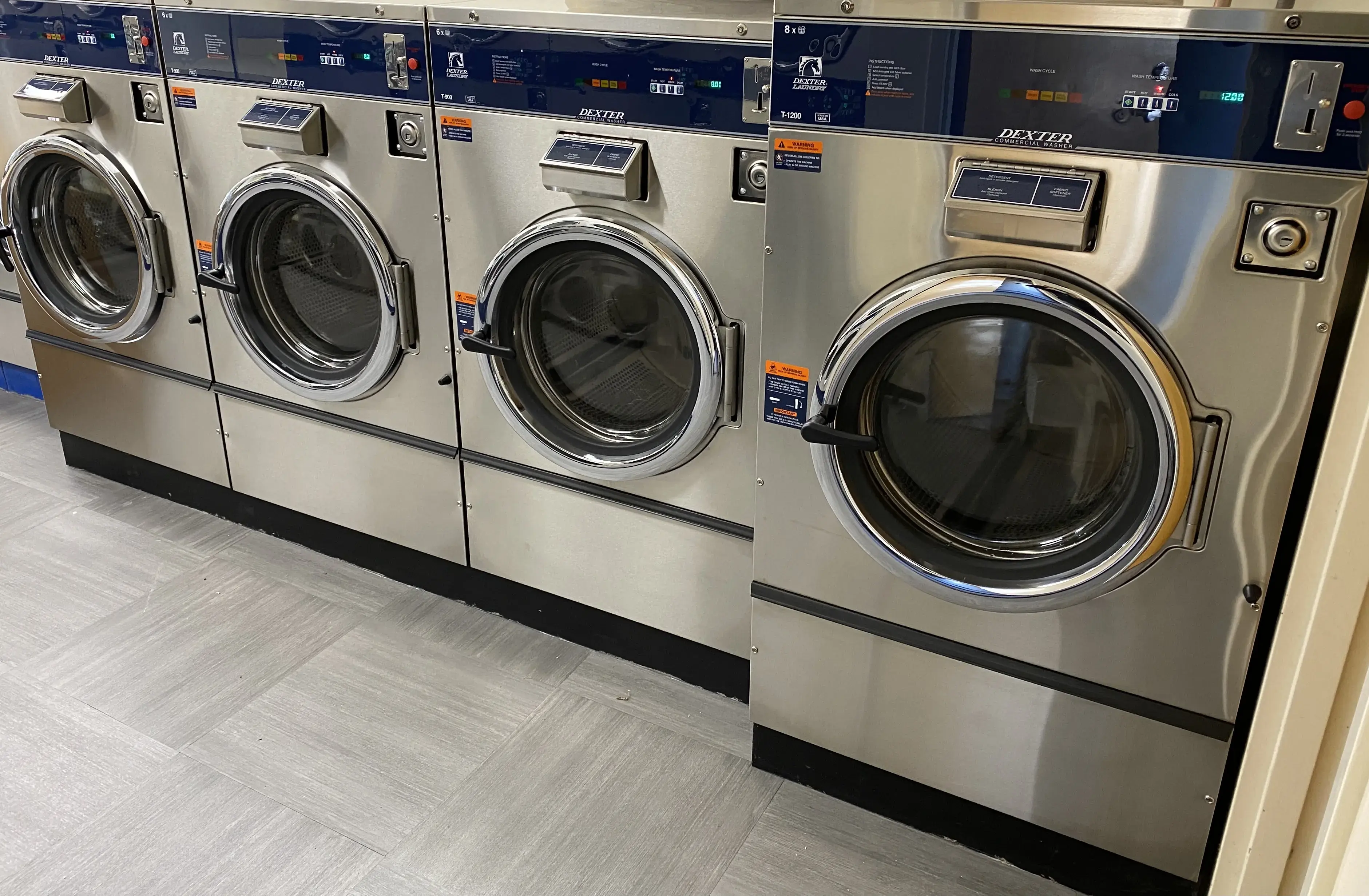 Crestwood Laundromat thumbnail 8
