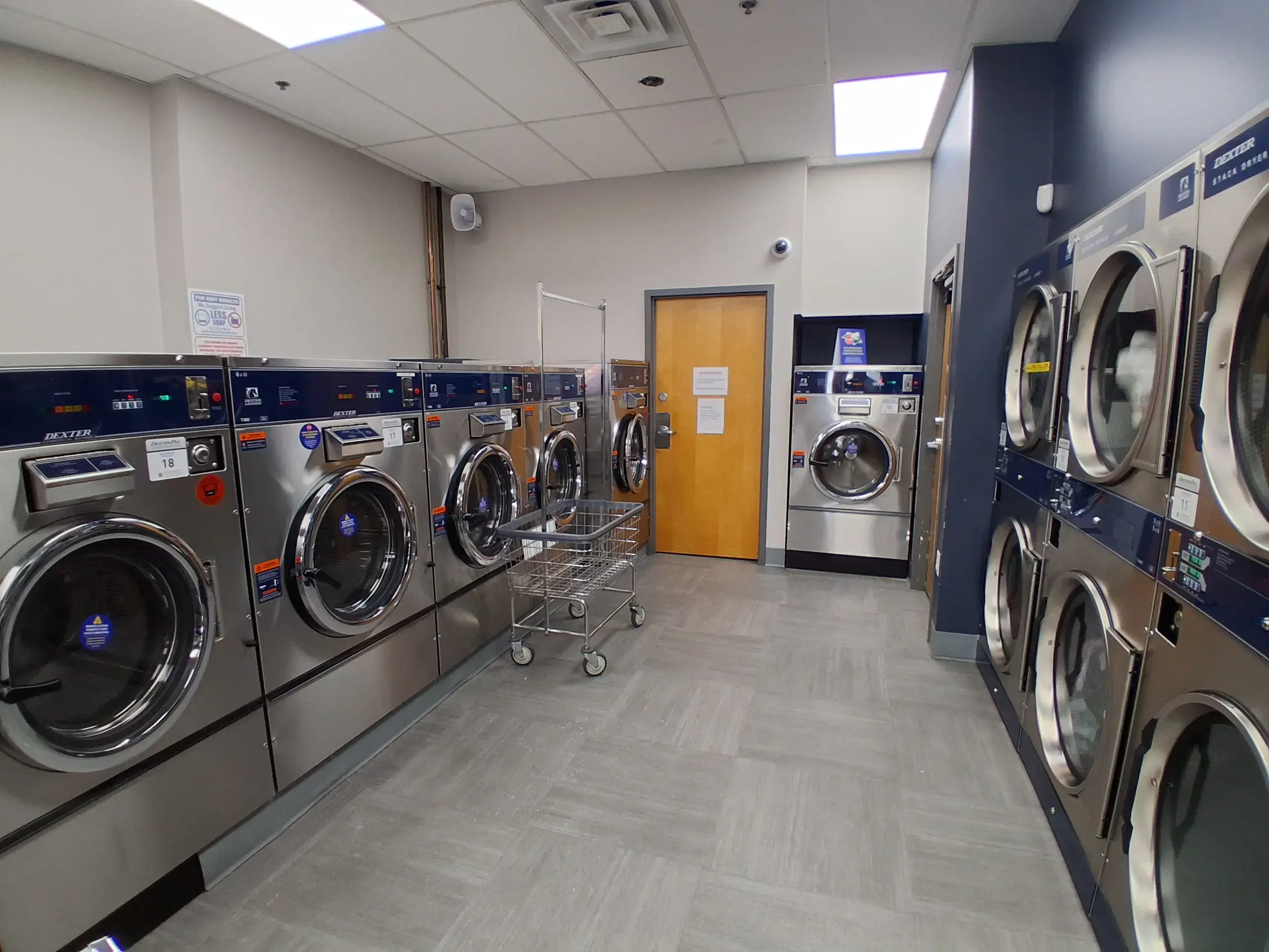 Crestwood Laundromat thumbnail 3